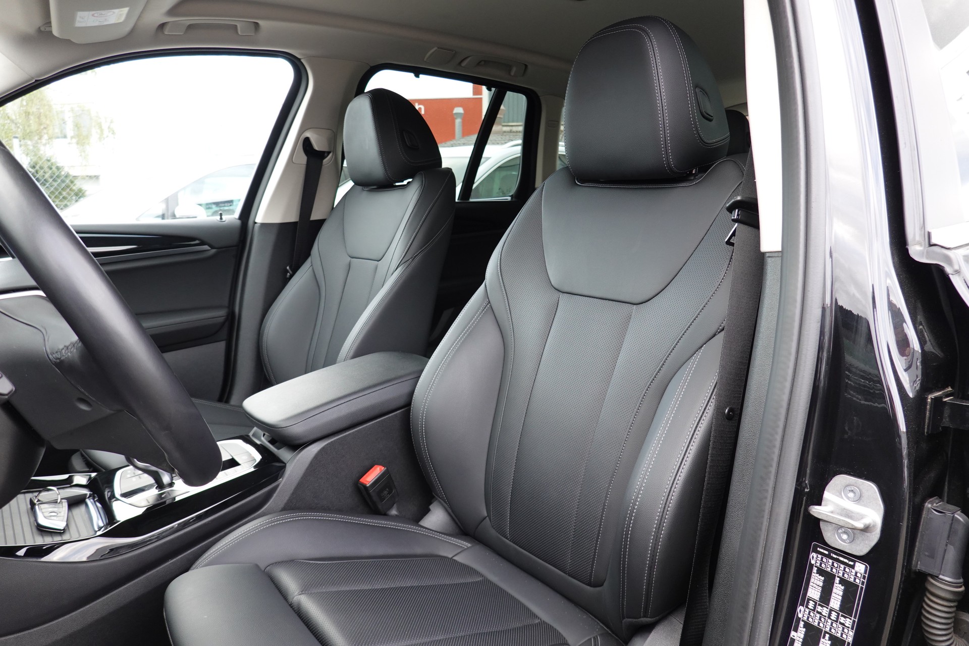 BMW X3 XDRIVE - 48V - 20D - 190 PS-image-13