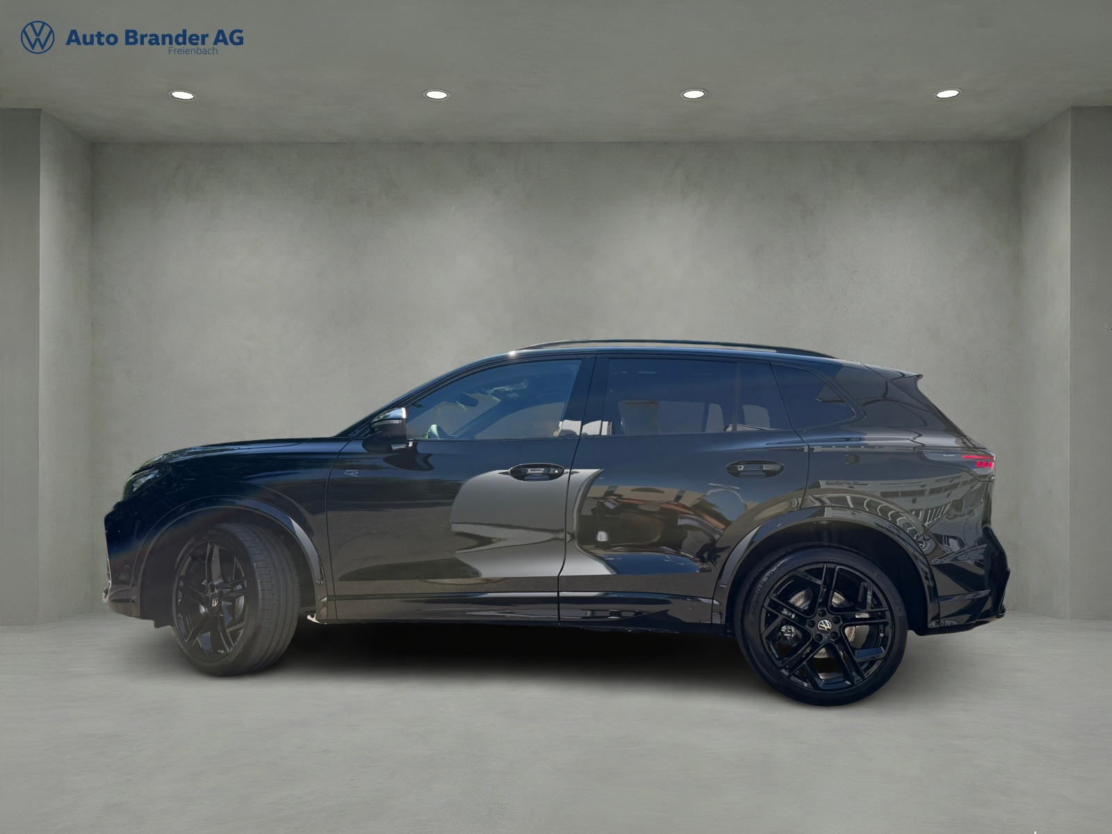 VW Tiguan 2.0 TSI DSG R-Line Plus 4Motion-showroom-element-3