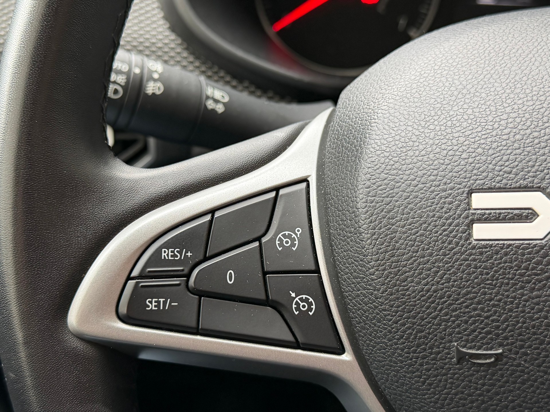 DACIA Sandero TCe 90 Expression-image-10