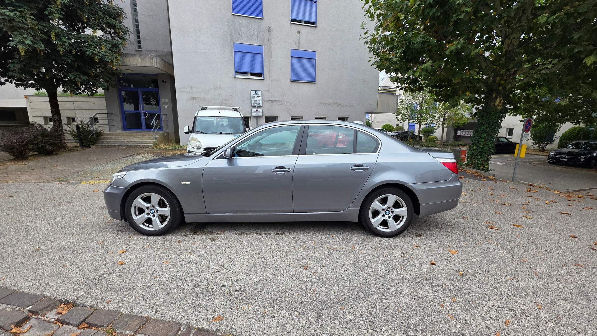 BMW 530i xDrive-image-0