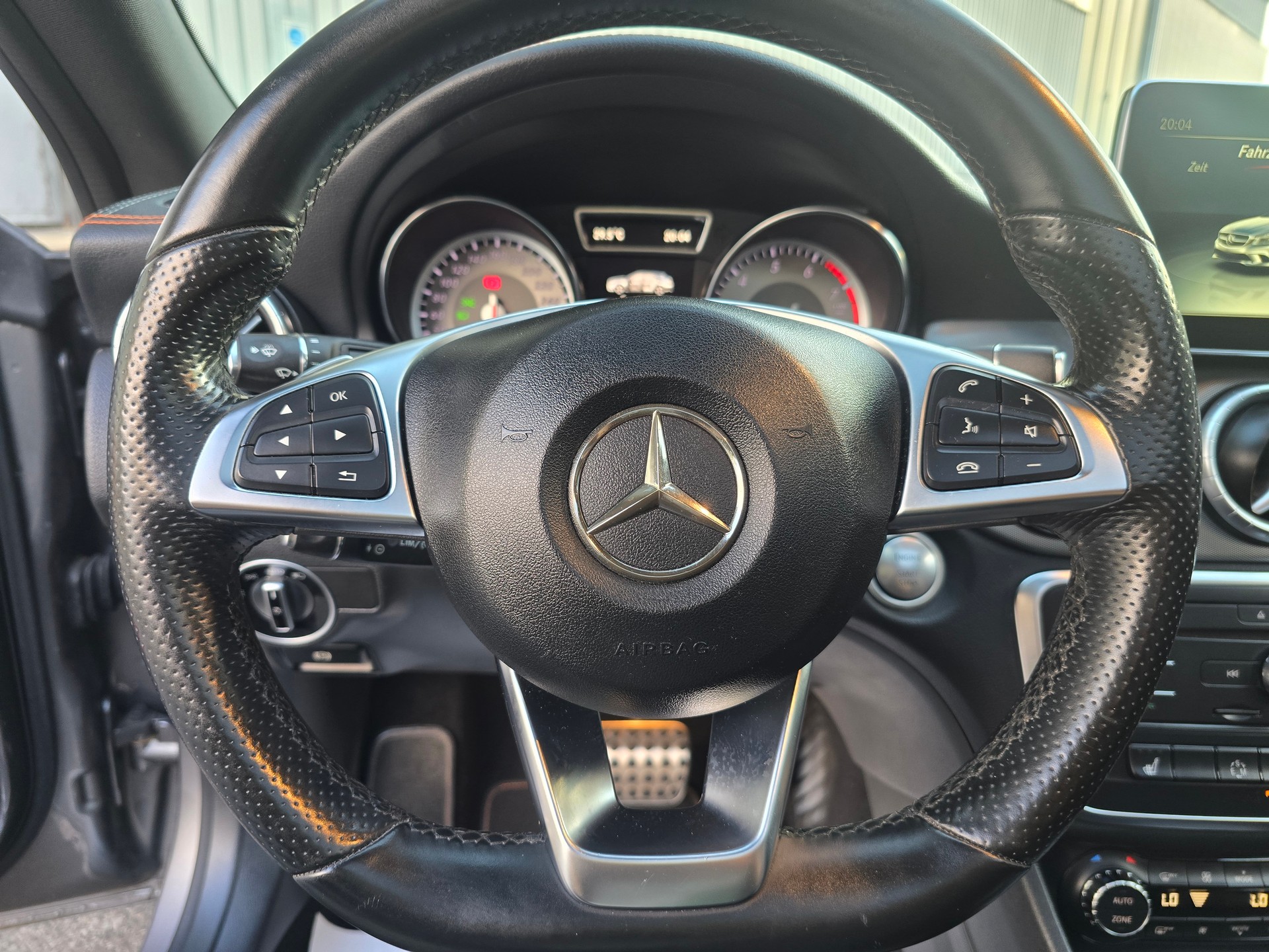MERCEDES-BENZ CLA Shooting Brake 250 AMG Line 7G-DCT 4Matic-image-18