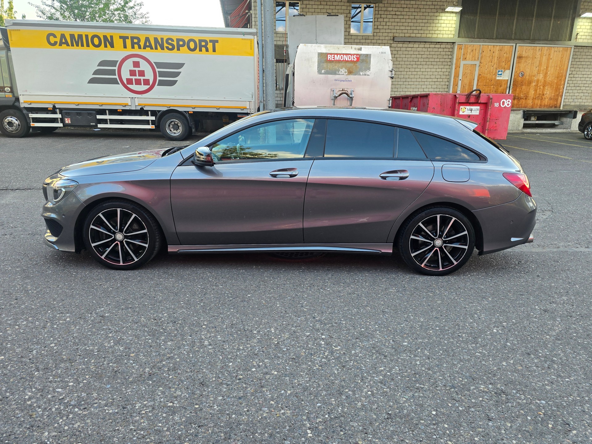 MERCEDES-BENZ CLA Shooting Brake 250 AMG Line 7G-DCT 4Matic-image-9