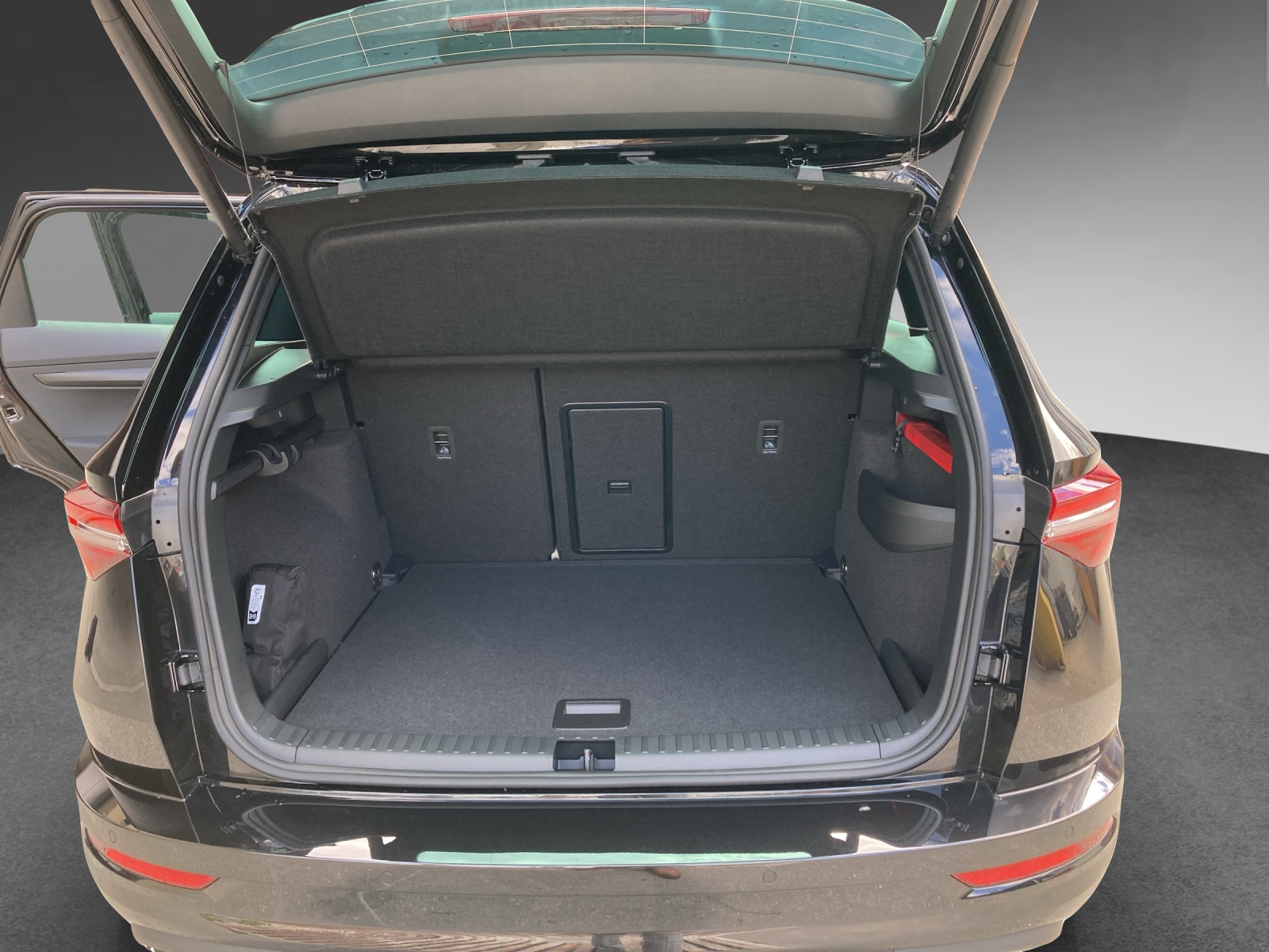 SKODA Karoq 2.0 TSI SportLine 4x4 DSG-image-9