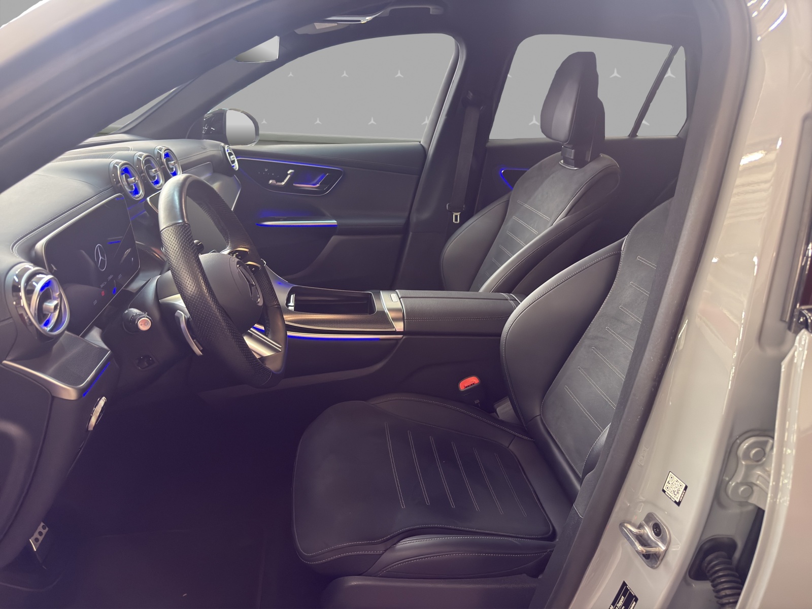 MERCEDES-BENZ GLC 200 4M - AMG / 360 Grad Kamera / DISTRONIC / AHK-image-7