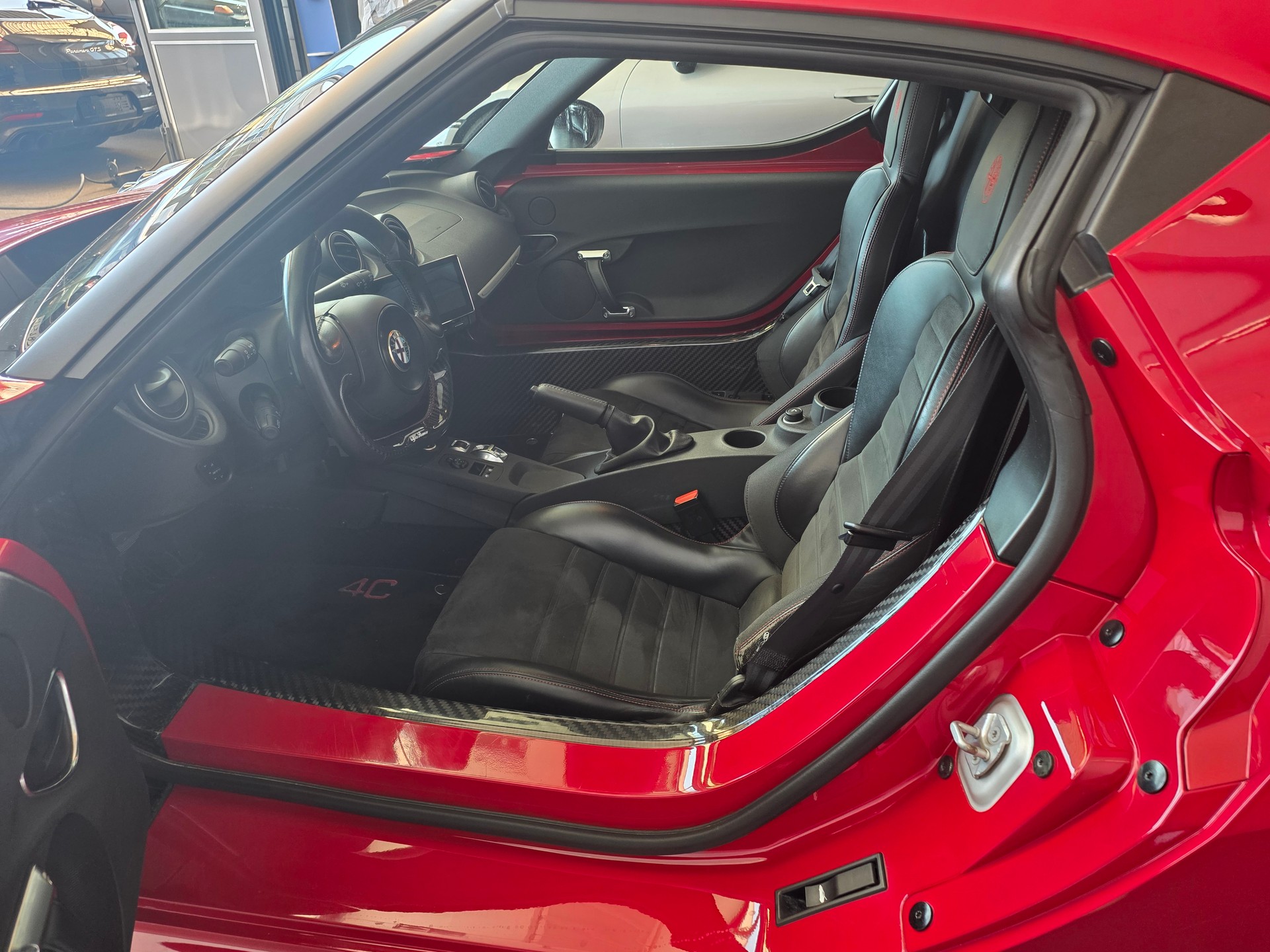 ALFA ROMEO 4C 1750 TBi TCT-image-15