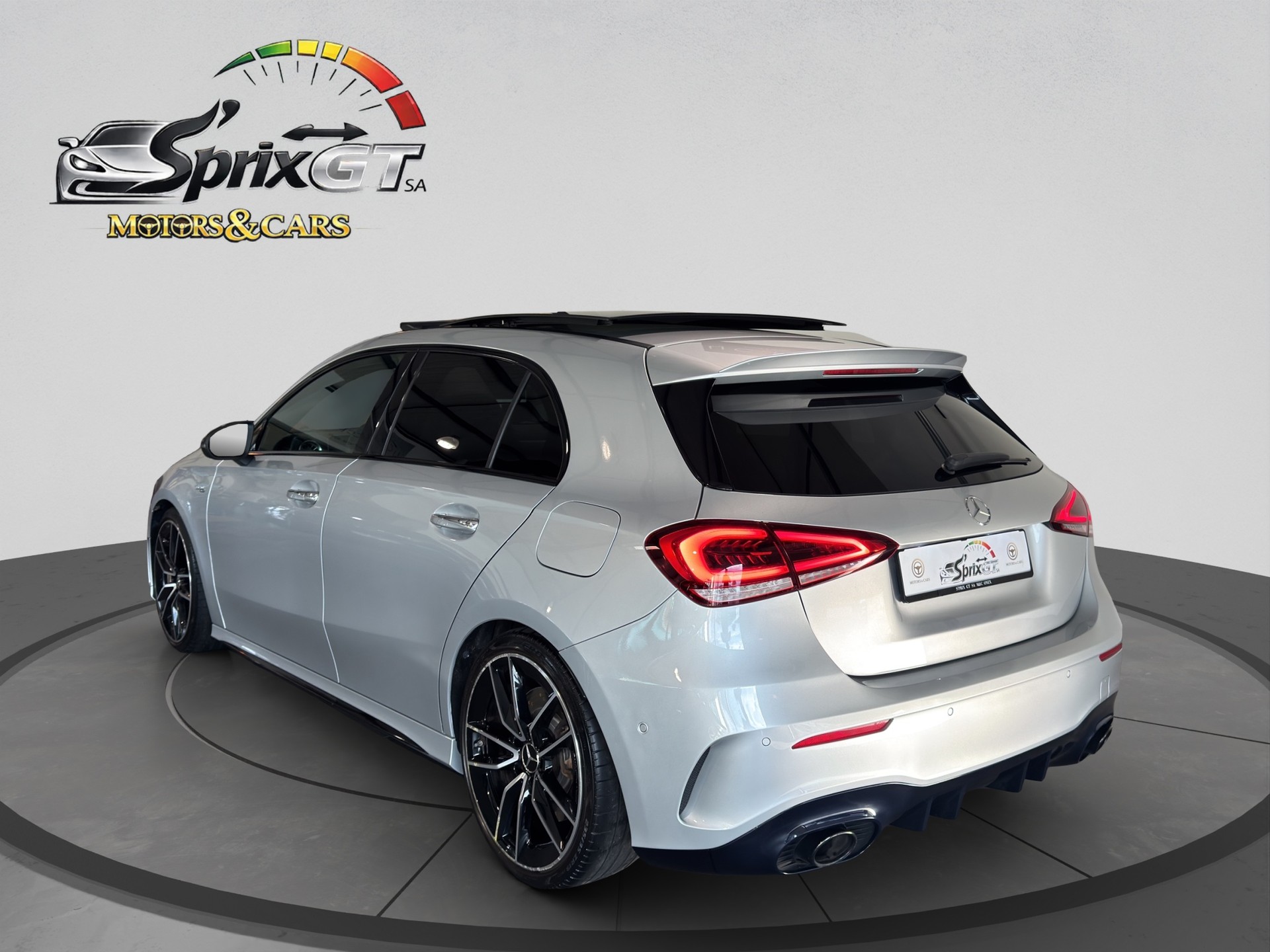 MERCEDES-BENZ A 35 AMG 4Matic Speedshift-image-2