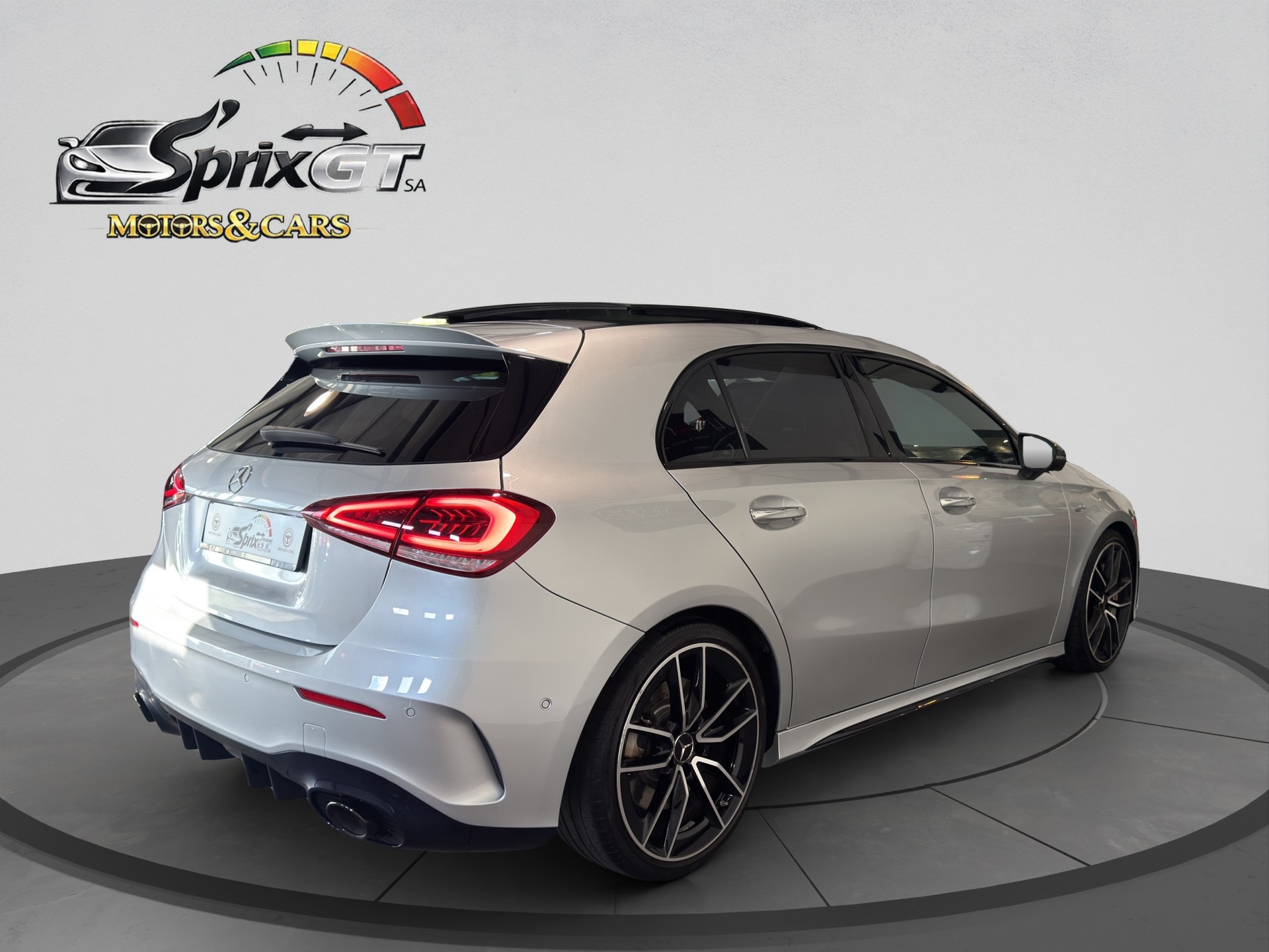 MERCEDES-BENZ A 35 AMG 4Matic Speedshift-image-4