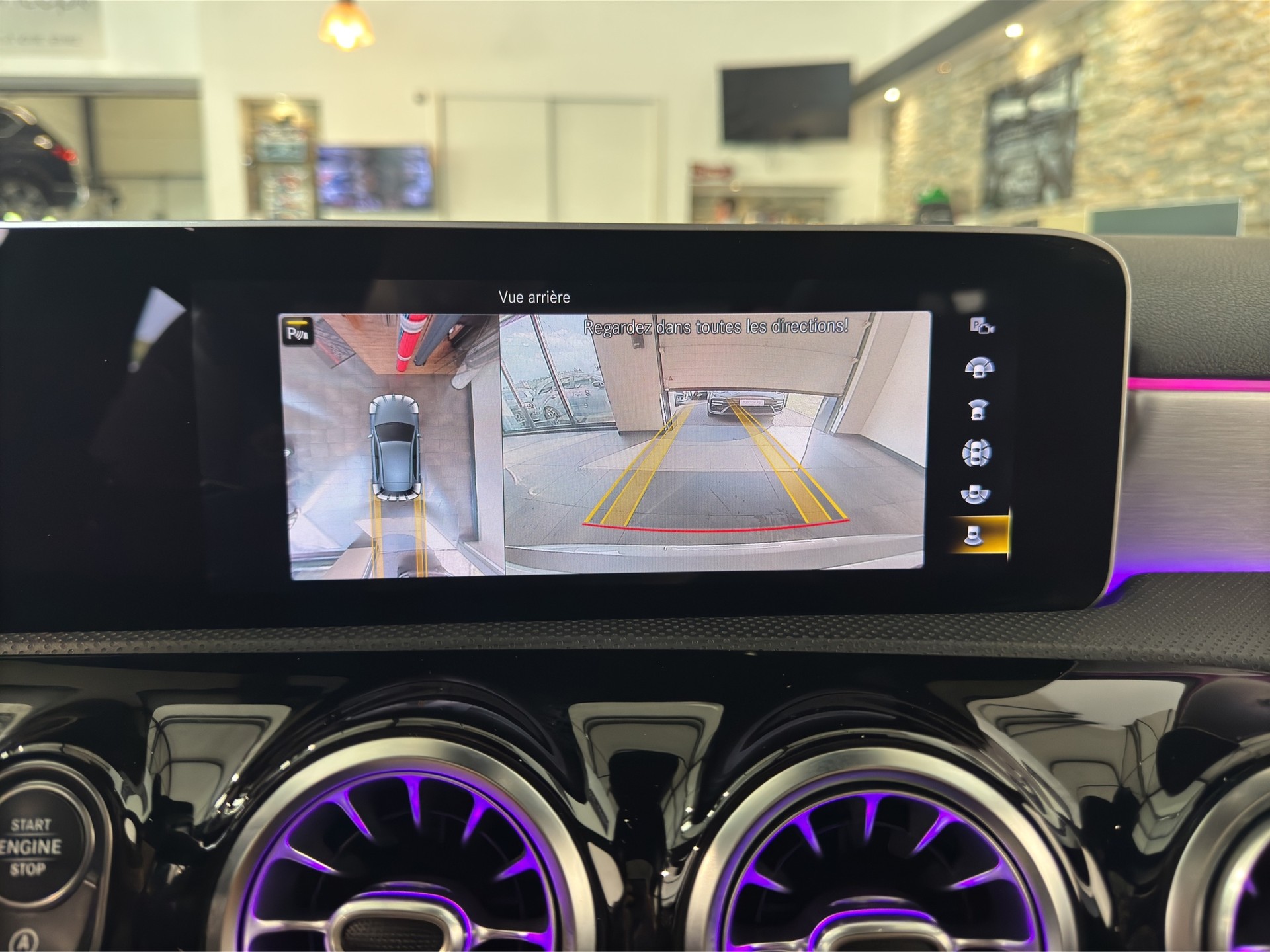 MERCEDES-BENZ A 35 AMG 4Matic Speedshift-image-18