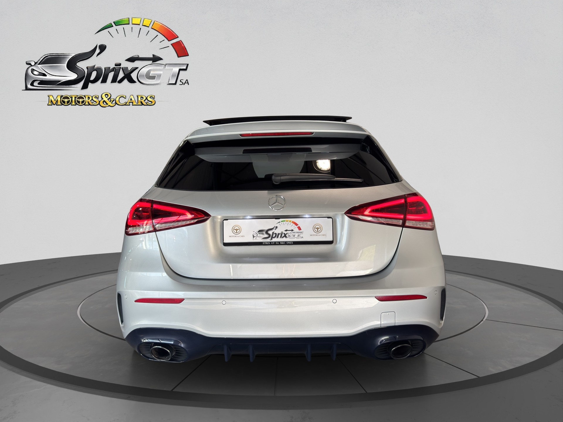 MERCEDES-BENZ A 35 AMG 4Matic Speedshift-image-3