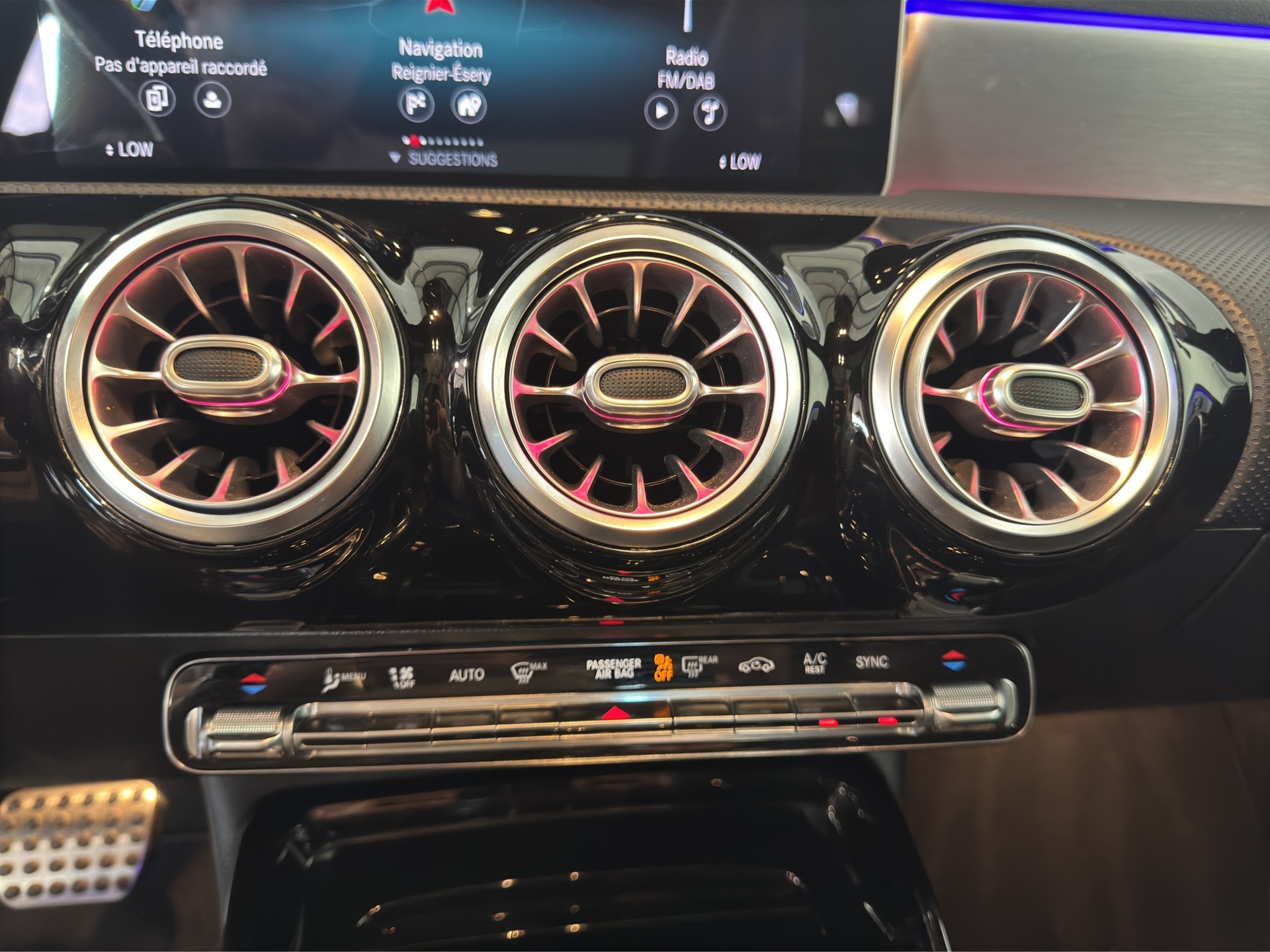 MERCEDES-BENZ A 35 AMG 4Matic Speedshift-image-14