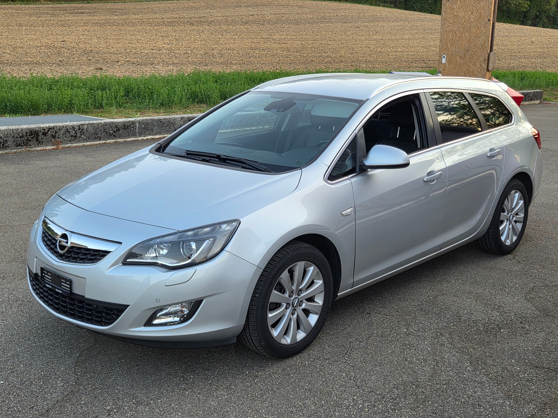 OPEL Astra SportsTourer 2.0 CDTi Cosmo-image-2