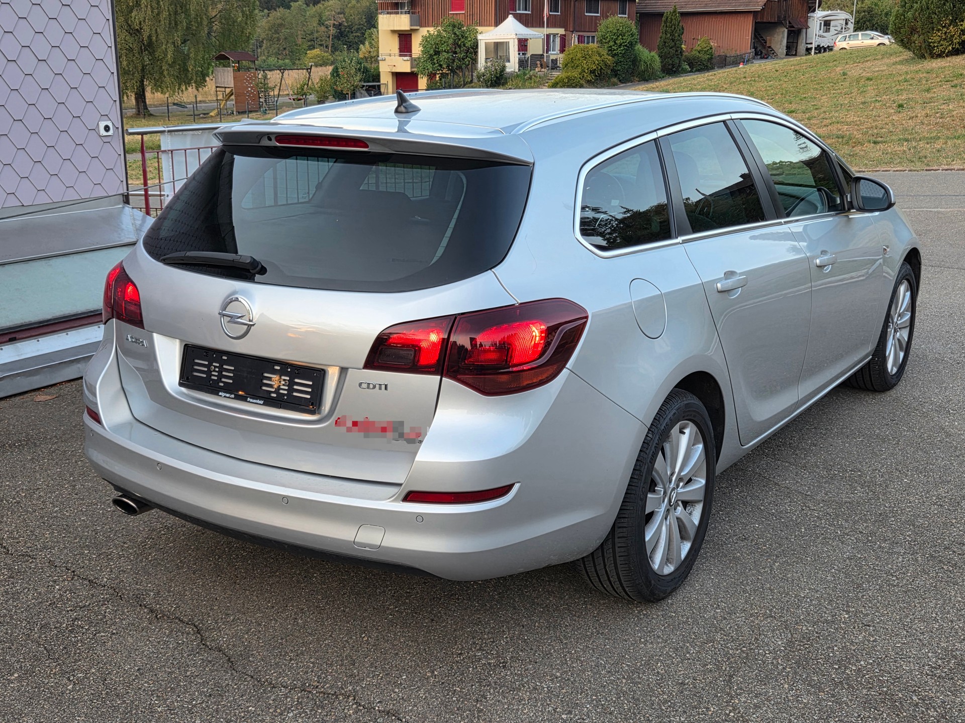OPEL Astra SportsTourer 2.0 CDTi Cosmo-image-5