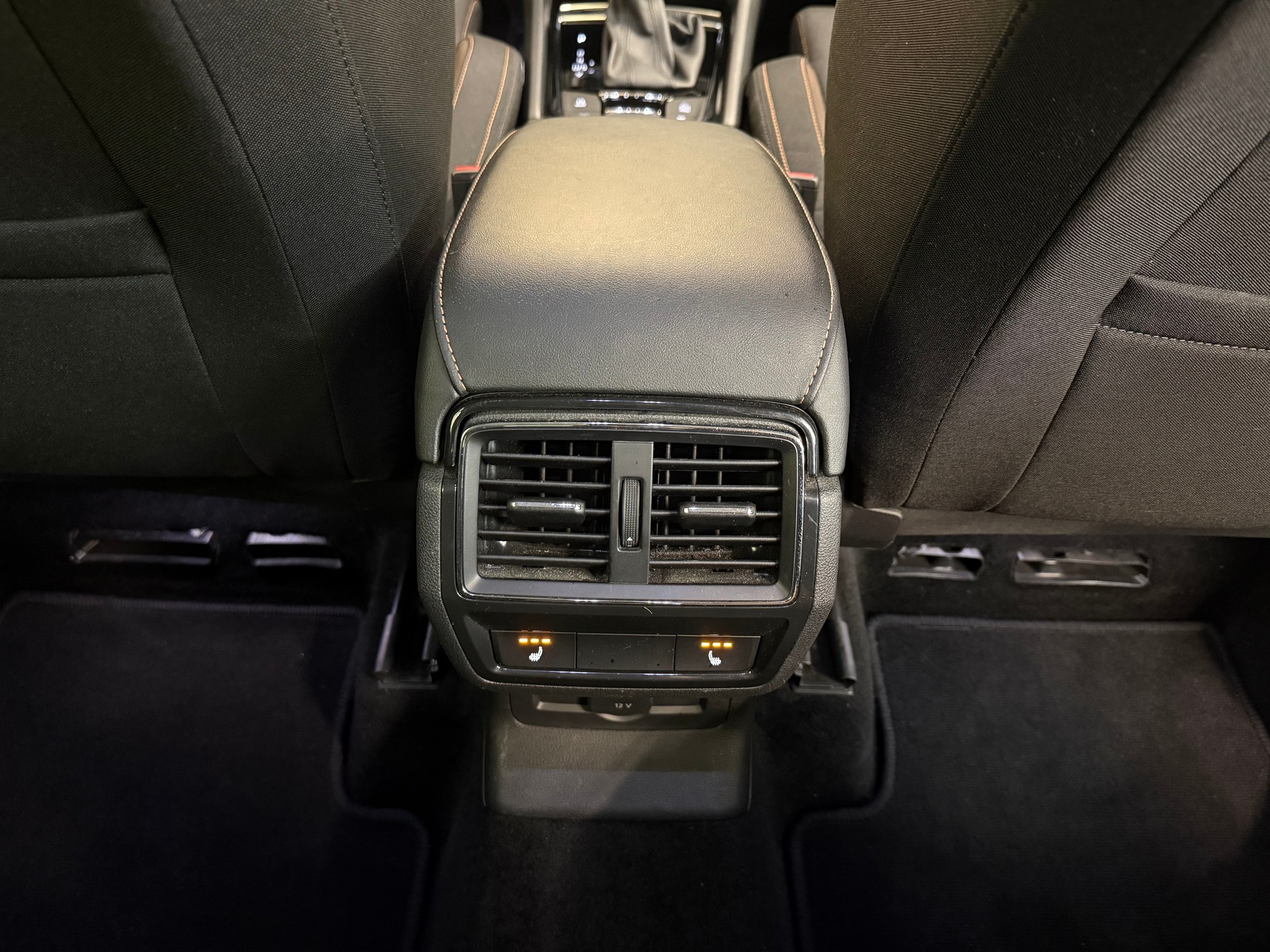 SKODA Karoq 2.0 TDI CR Scout 4x4 DSG-image-29