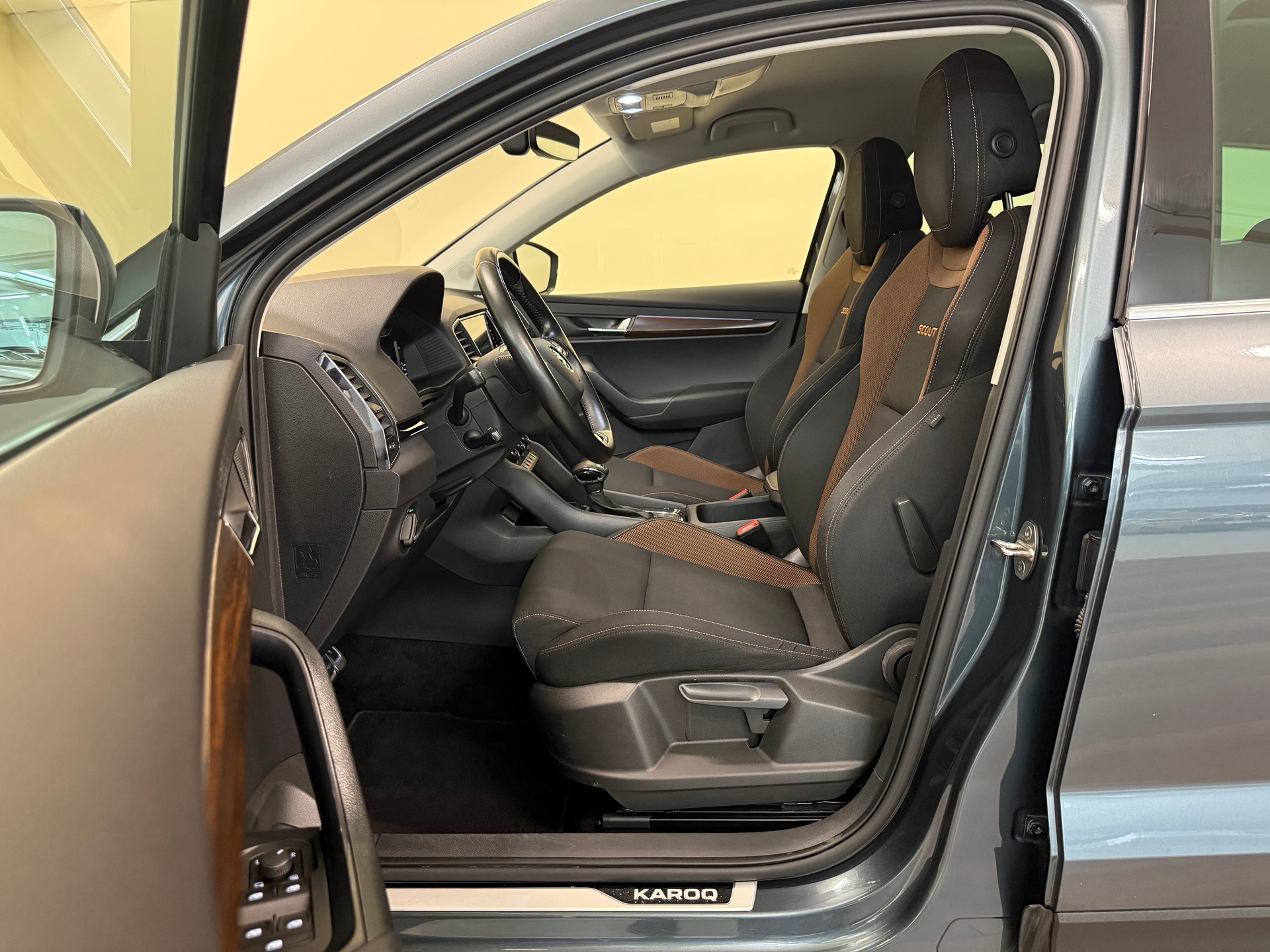 SKODA Karoq 2.0 TDI CR Scout 4x4 DSG-image-11