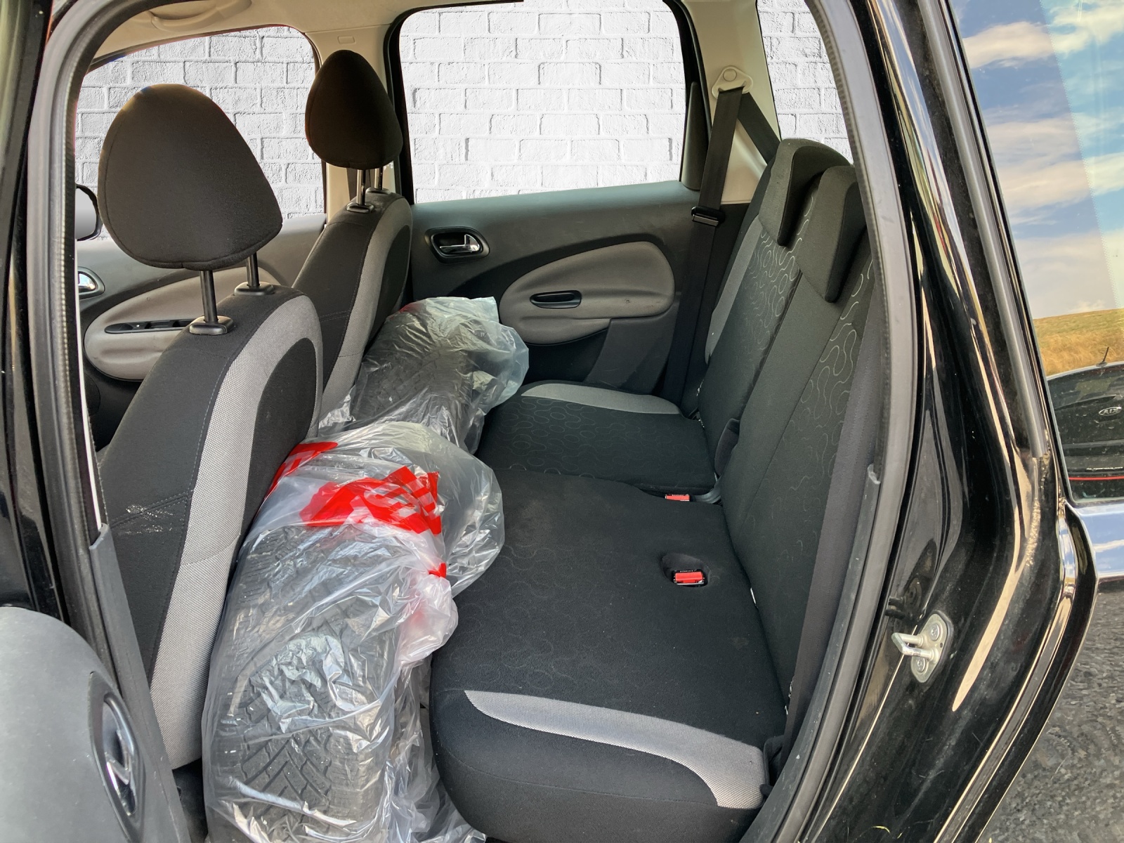 CITROEN C3 Picasso 1.4i 16V Attraction-image-7