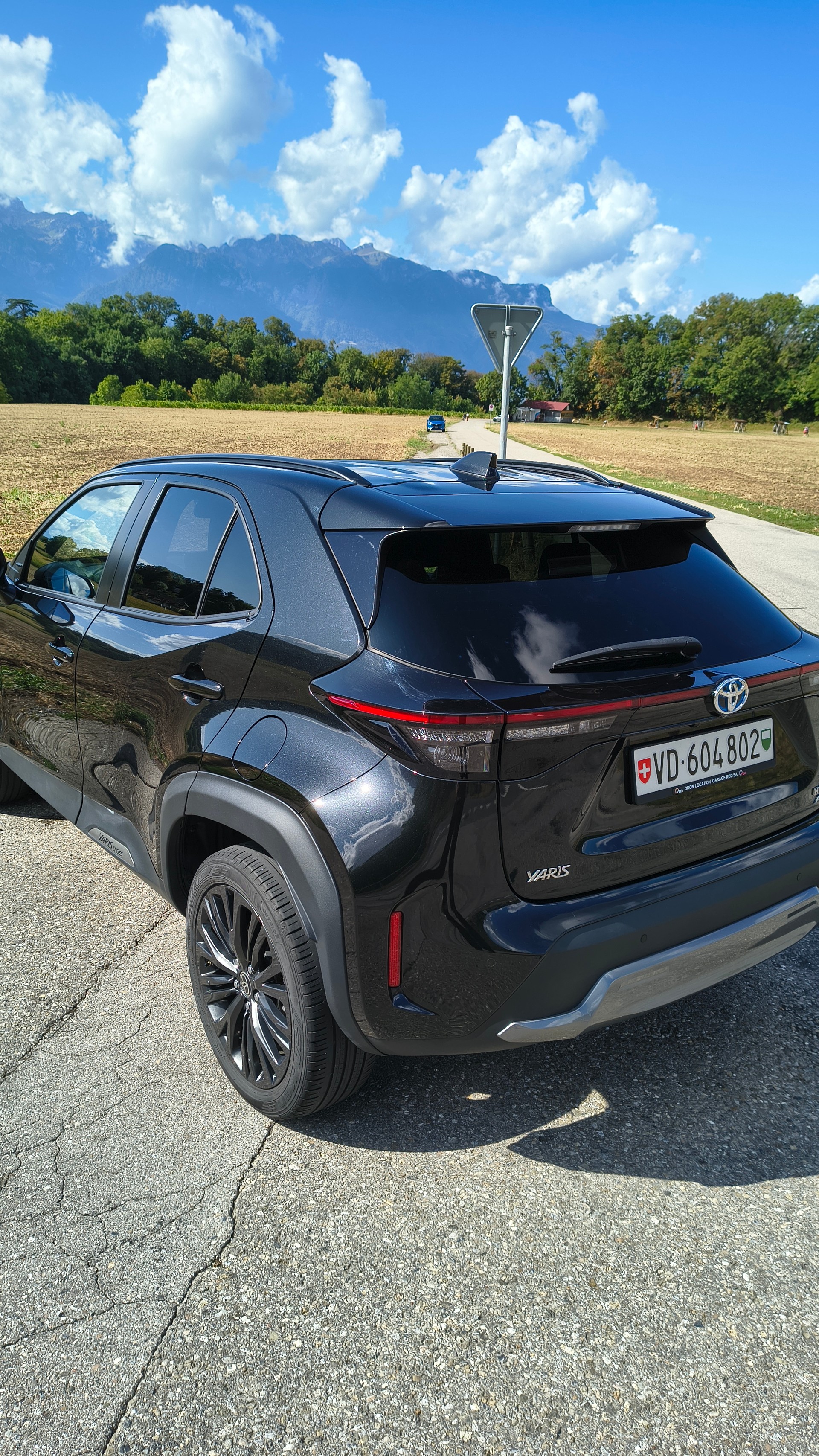 TOYOTA 1.5 VVT-i HSD Elegant AWD-i-image-3
