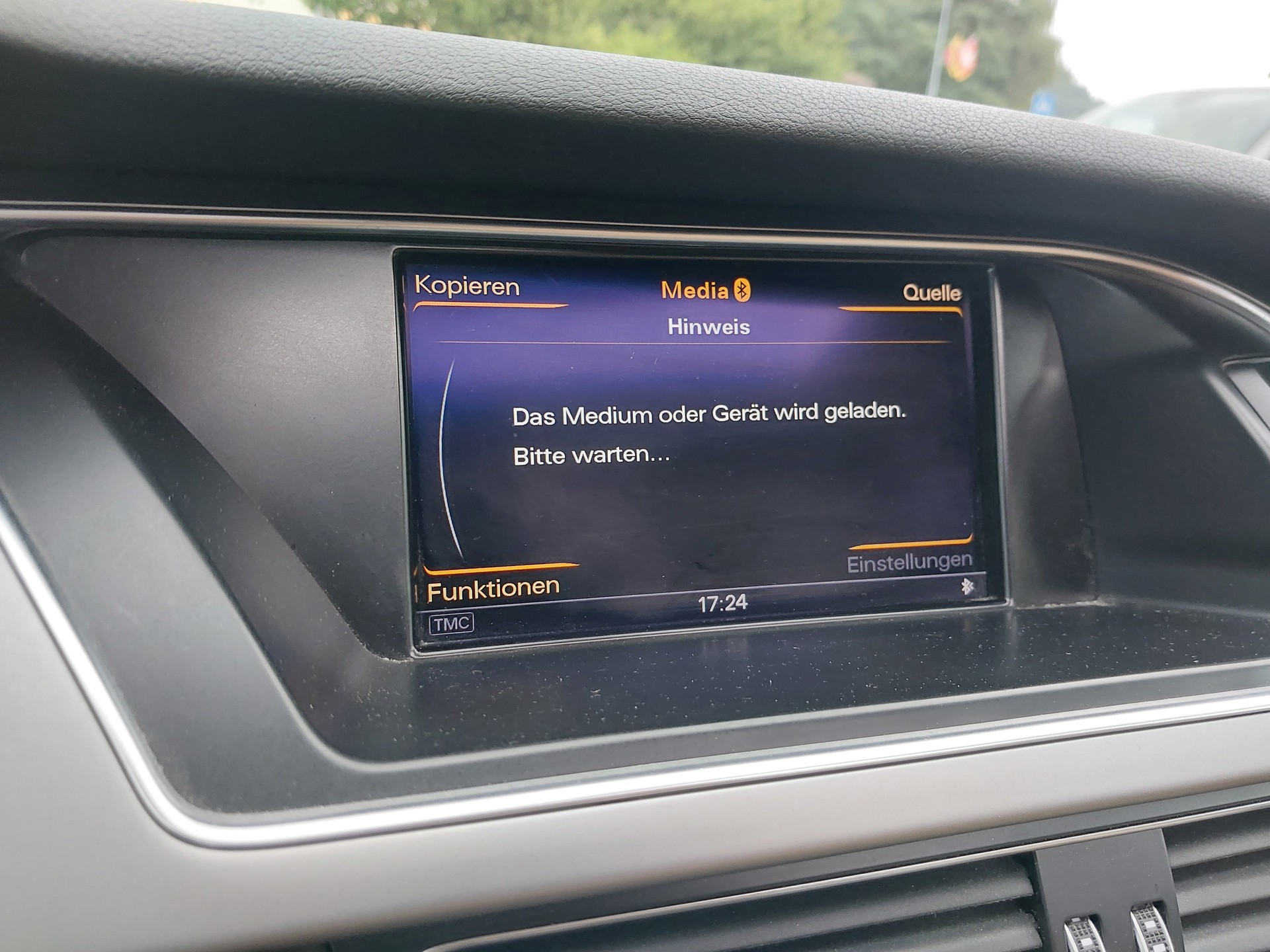 AUDI A4 allroad 3.0 TDI clean diesel quattro S-tronic-image-13