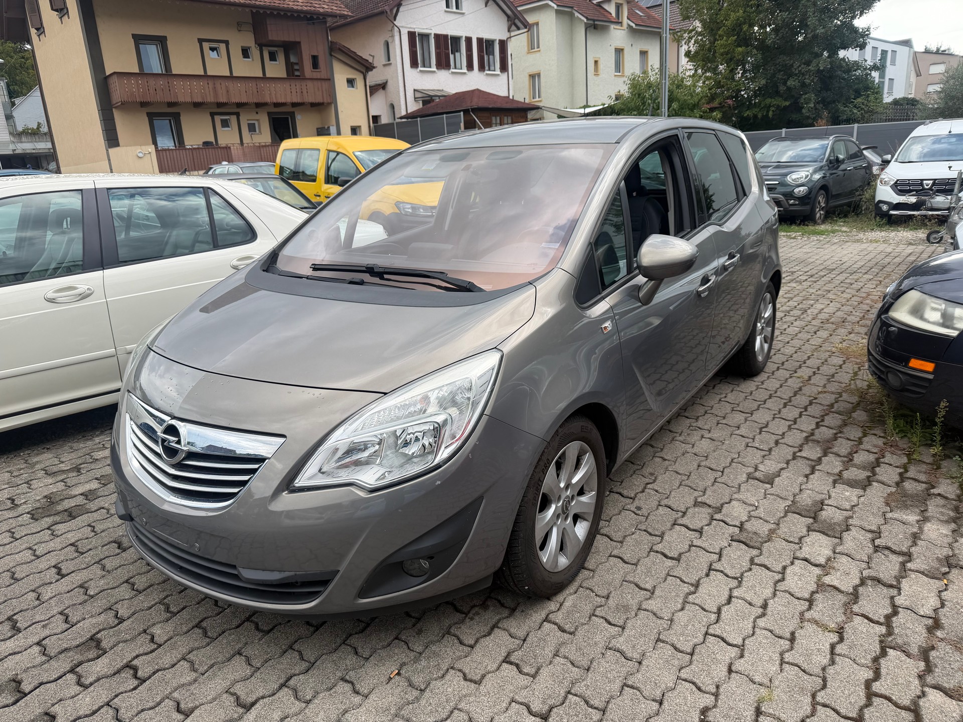OPEL Meriva 1.4 Turbo Cosmo Automatic-image-2