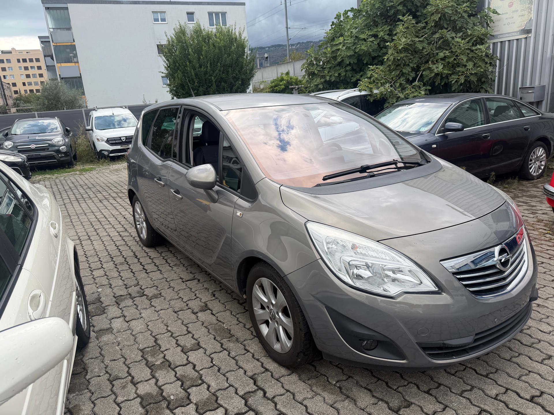 OPEL Meriva 1.4 Turbo Cosmo Automatic-image-1