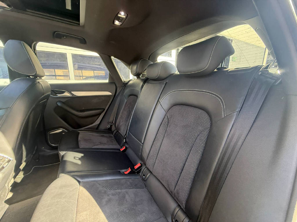 AUDI Q3 2.0 TFSI Sport quattro STr-image-8