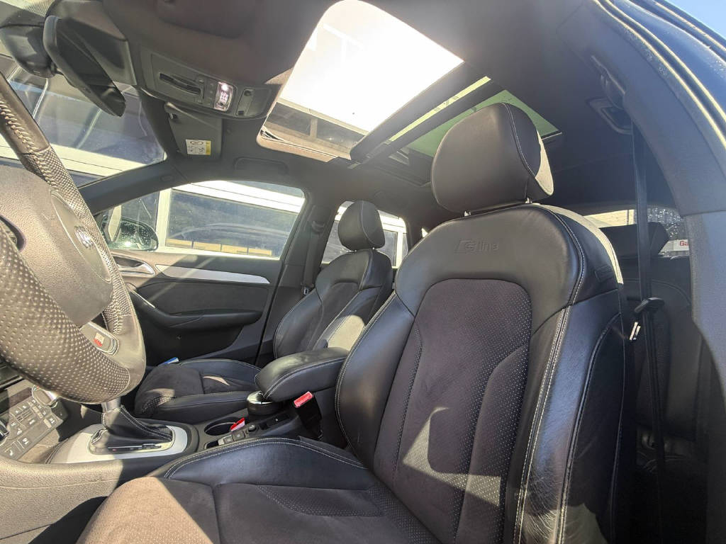 AUDI Q3 2.0 TFSI Sport quattro STr-image-7