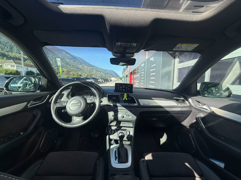 AUDI Q3 2.0 TFSI Sport quattro STr-image-6