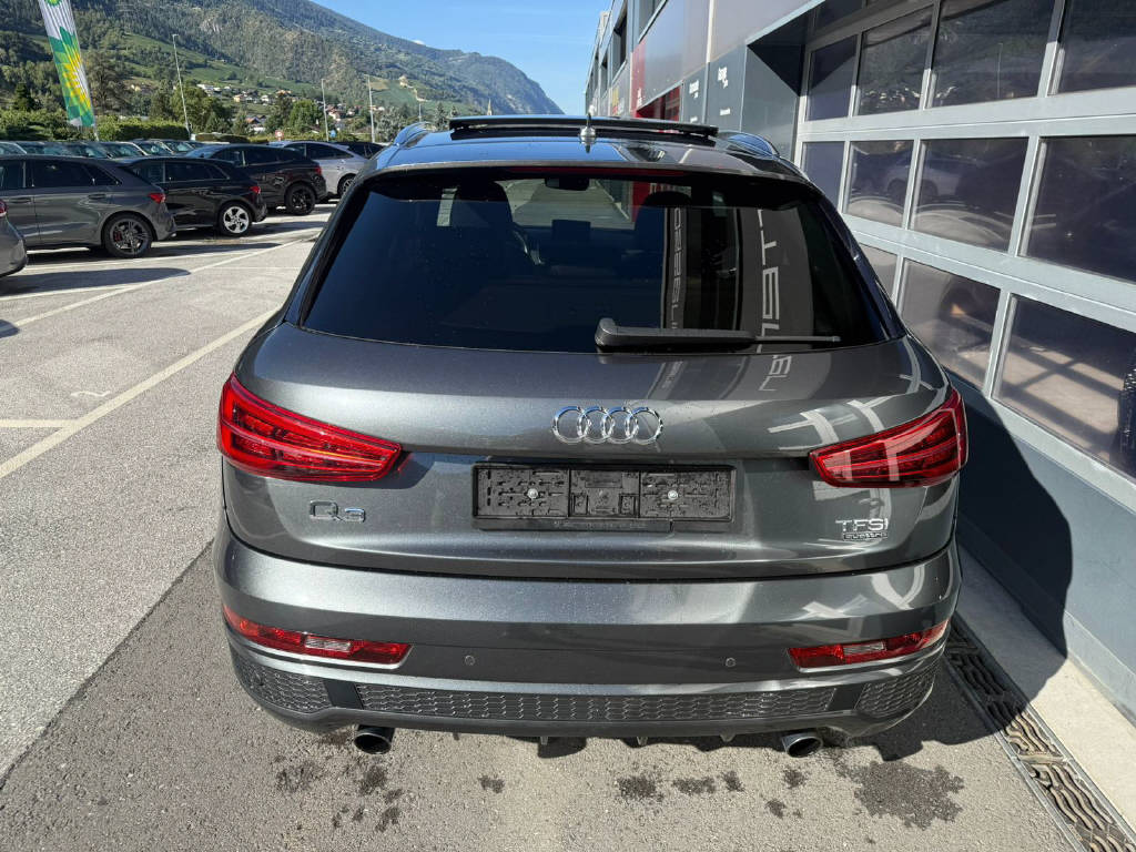 AUDI Q3 2.0 TFSI Sport quattro STr-image-4