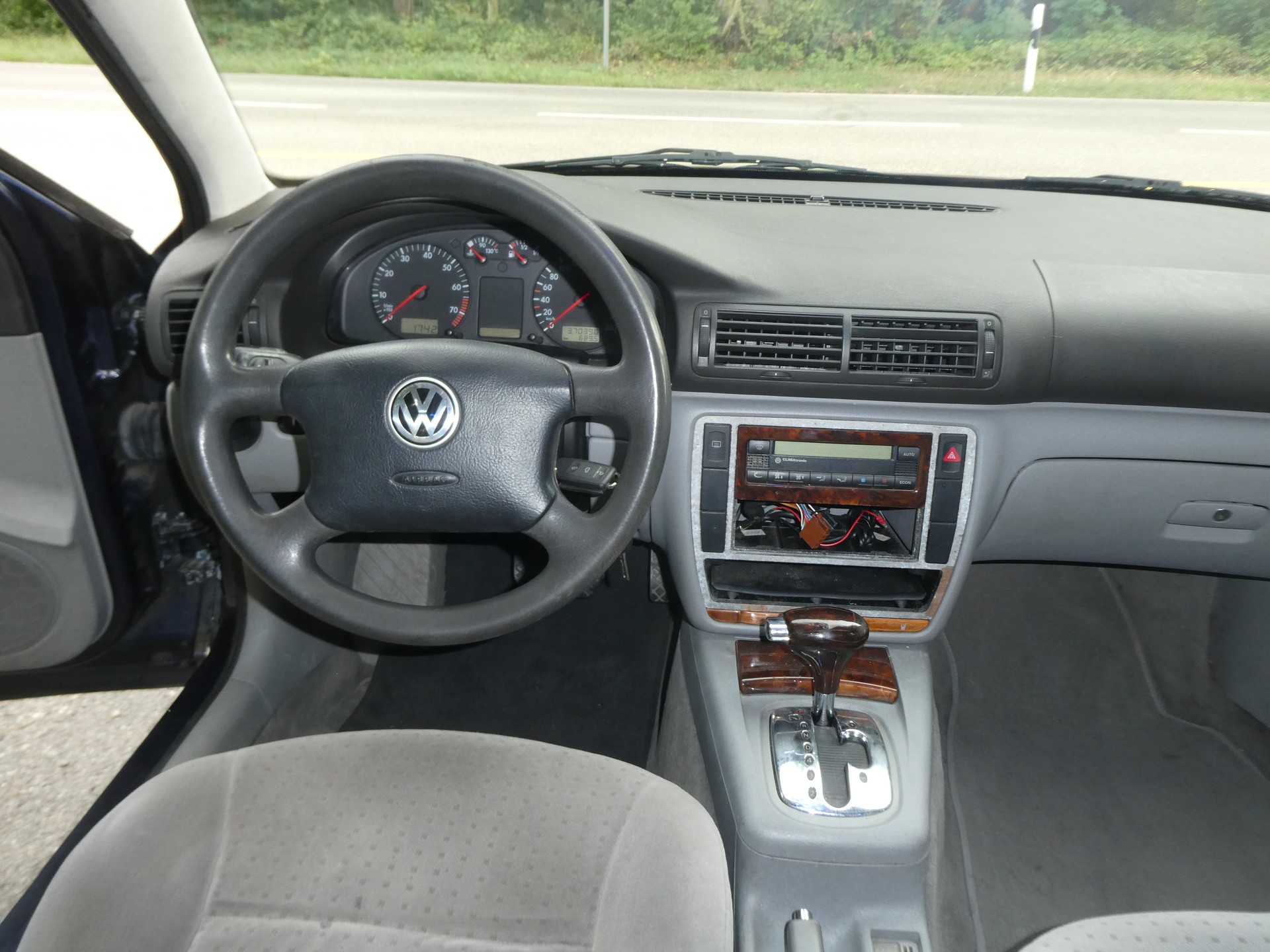 VW Passat Variant 1.8 T Comfortline-image-11