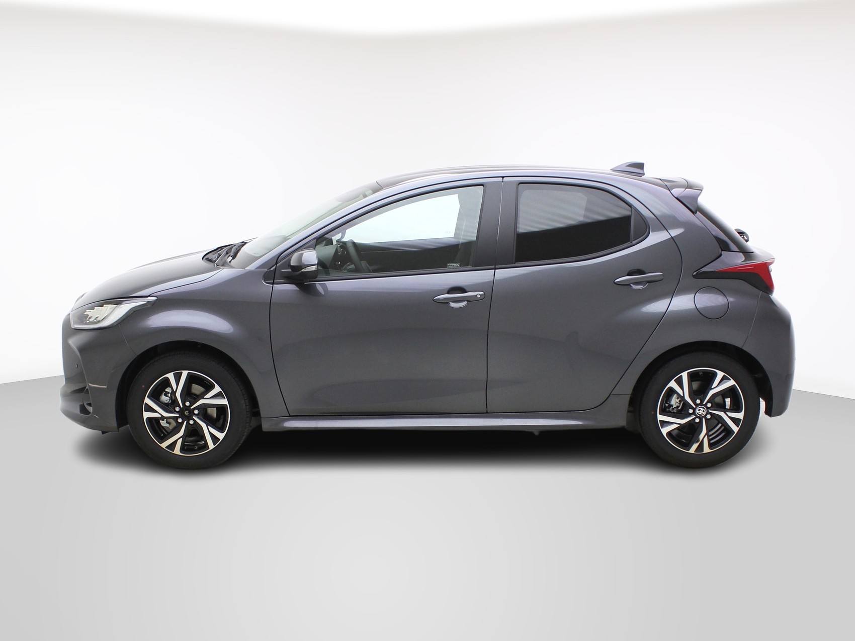 TOYOTA Yaris 1.5 VVT-i HSD Trend-image-1