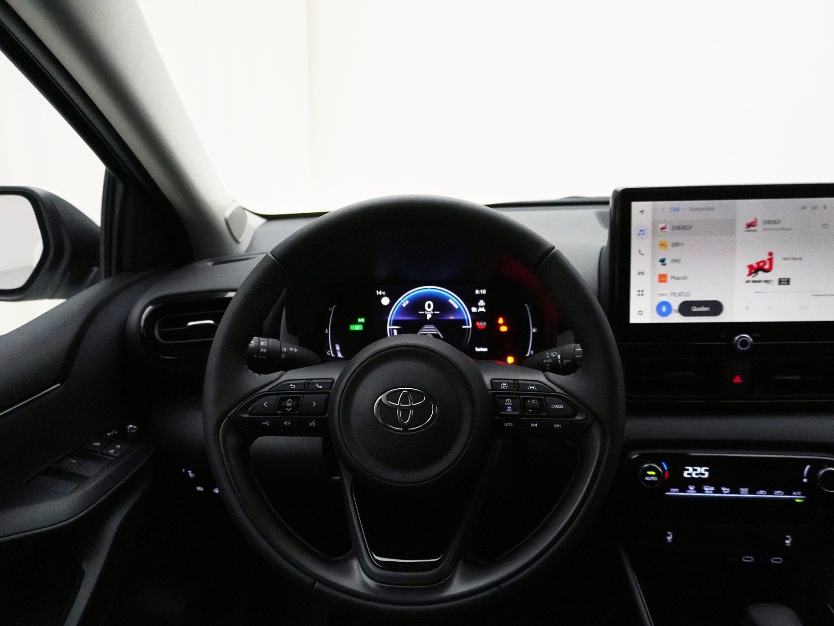 TOYOTA Yaris 1.5 VVT-i HSD Trend-image-17