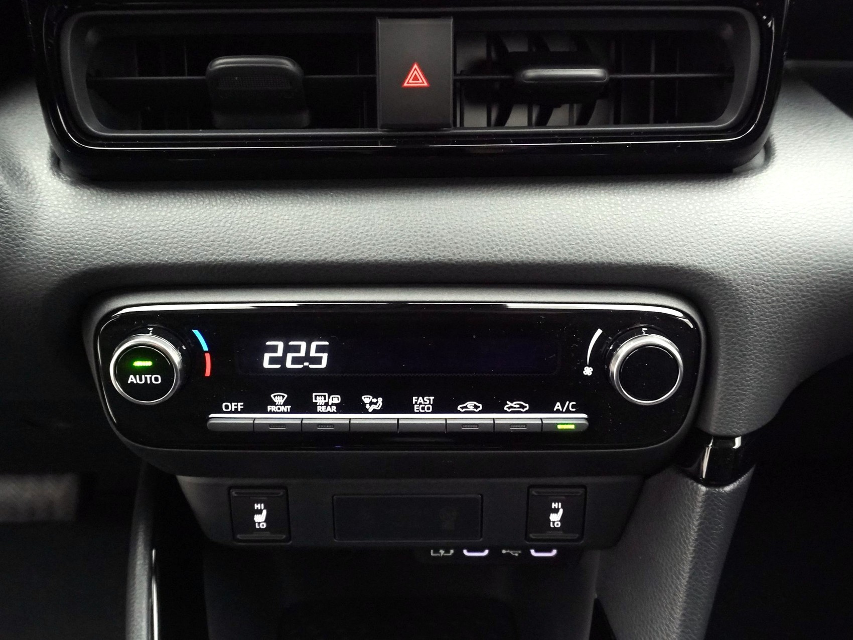 TOYOTA Yaris 1.5 VVT-i HSD Trend-image-8