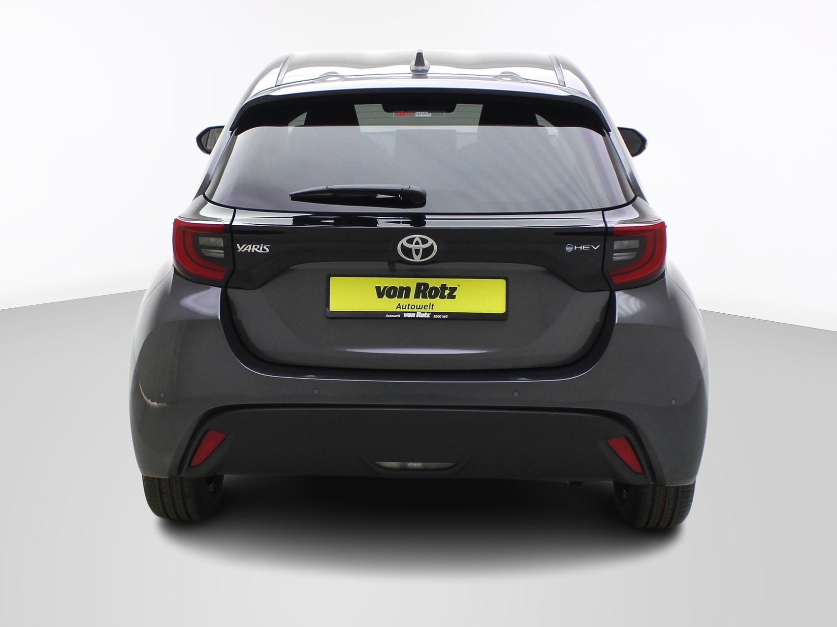 TOYOTA Yaris 1.5 VVT-i HSD Trend-image-2