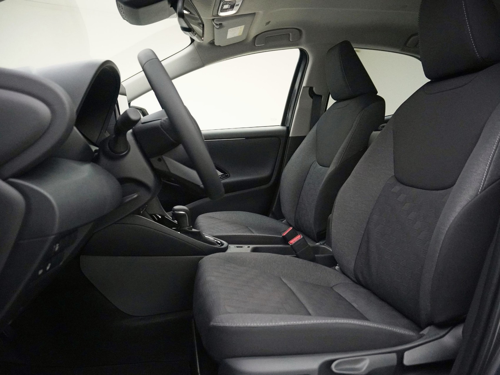 TOYOTA Yaris 1.5 VVT-i HSD Trend-image-9