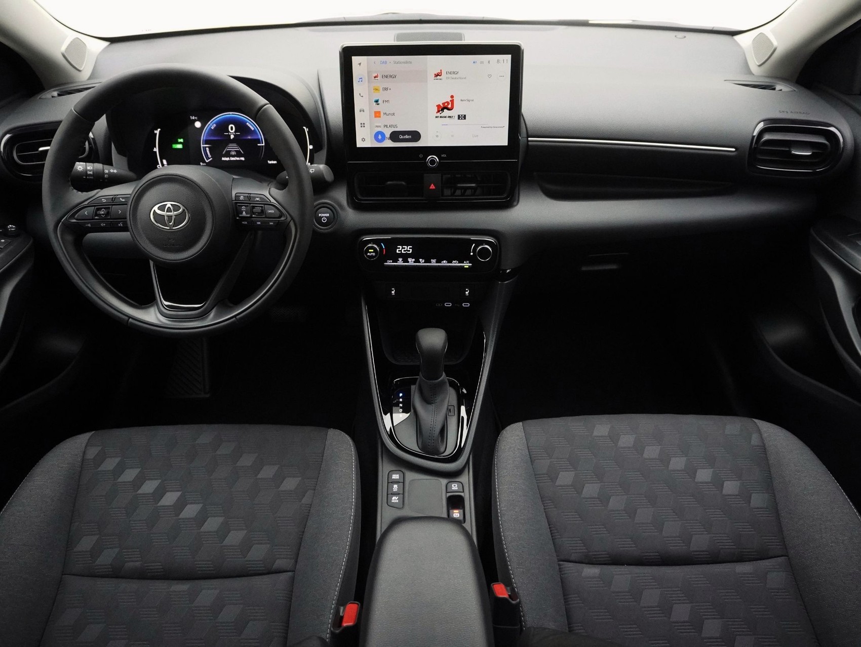TOYOTA Yaris 1.5 VVT-i HSD Trend-image-12