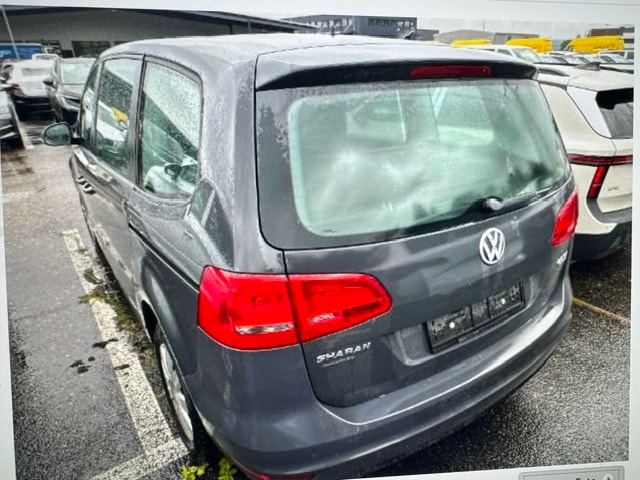 VW Sharan 2.0 TDI BlueMotion Technology Trendline DSG-image-4