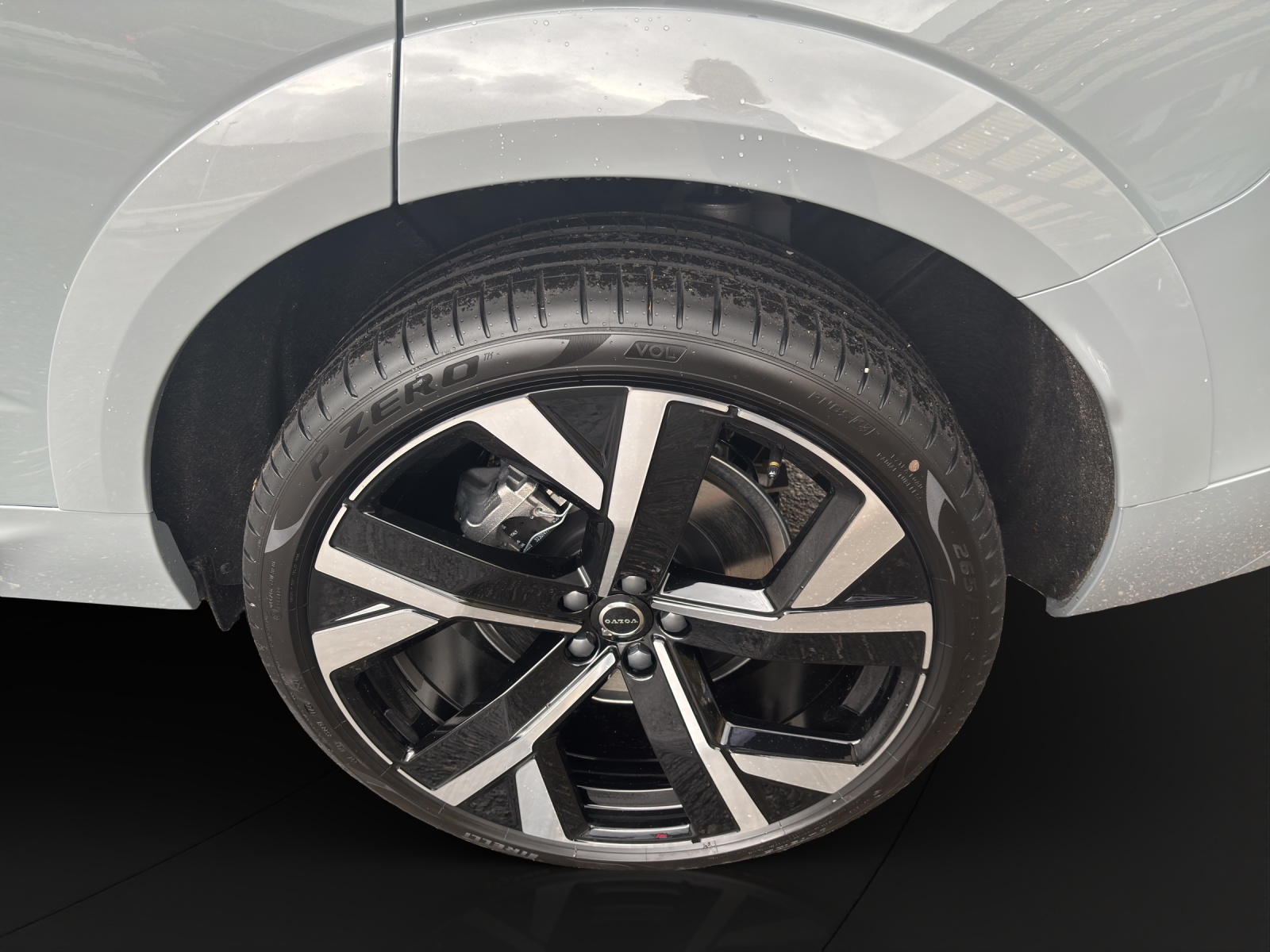 VOLVO XC60 2.0 T6 TE Ultra Dark eAWD-showroom-element-2