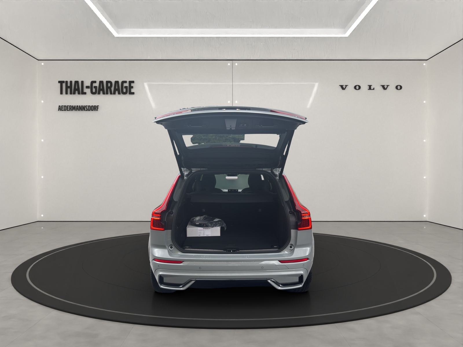 VOLVO XC60 2.0 T6 TE Ultra Dark eAWD-showroom-element-3