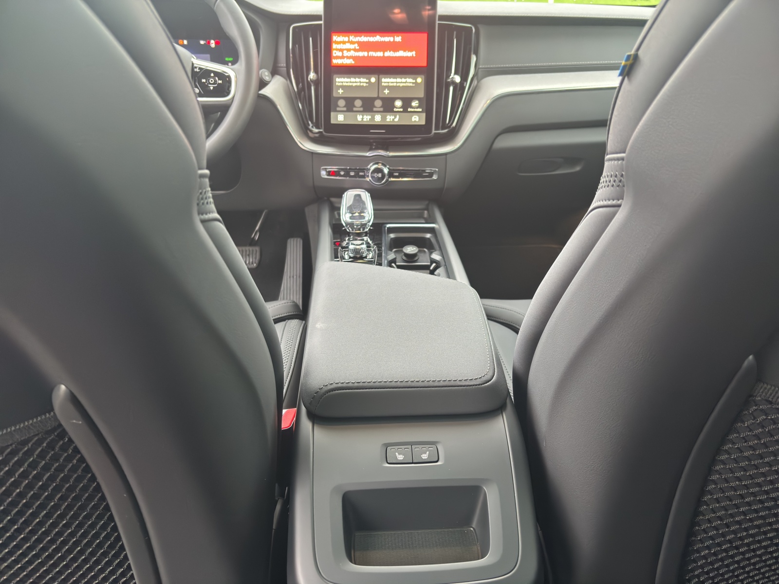 VOLVO XC60 2.0 T6 TE Ultra Dark eAWD-image-5