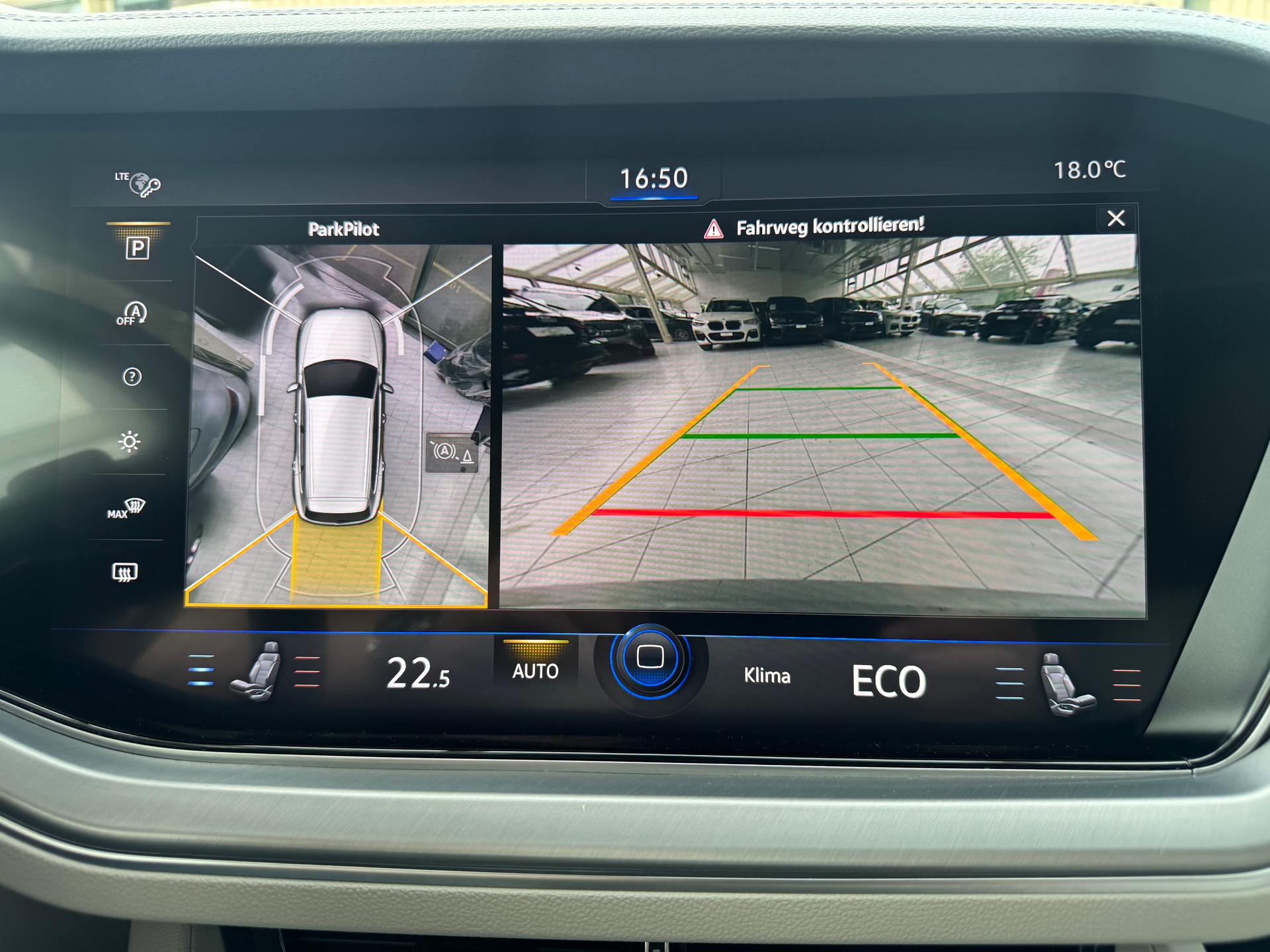 VW Touareg 4.0 V8 TDI R-Line Tiptronic*Standheizung*AHK*Sitze v. mit Belüftung und Massagefunktion*-image-13