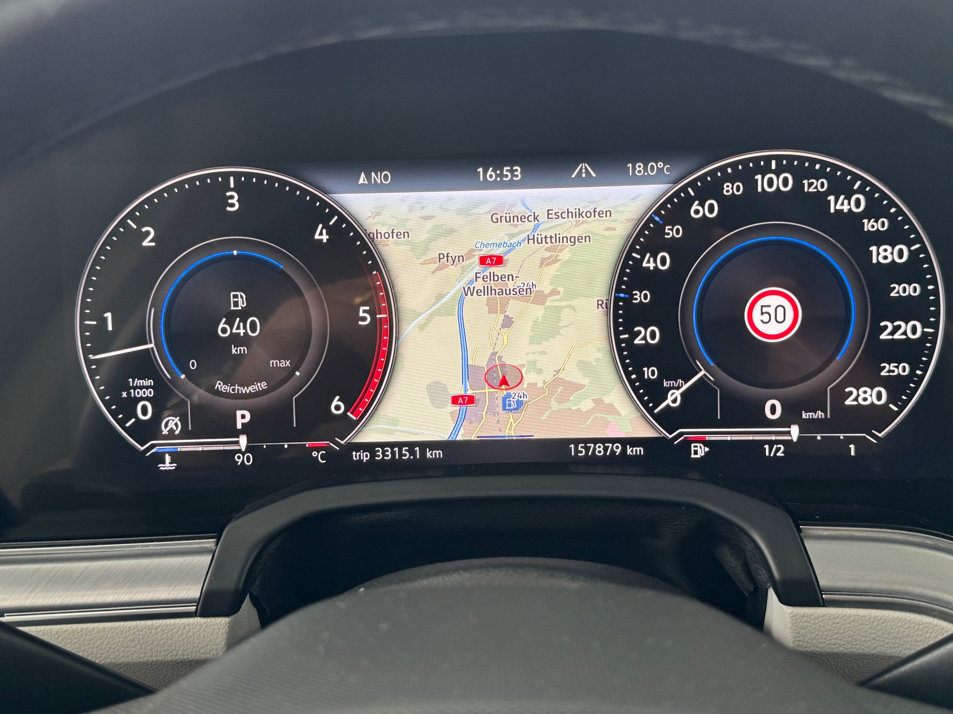 VW Touareg 4.0 V8 TDI R-Line Tiptronic*Standheizung*AHK*Sitze v. mit Belüftung und Massagefunktion*-image-12