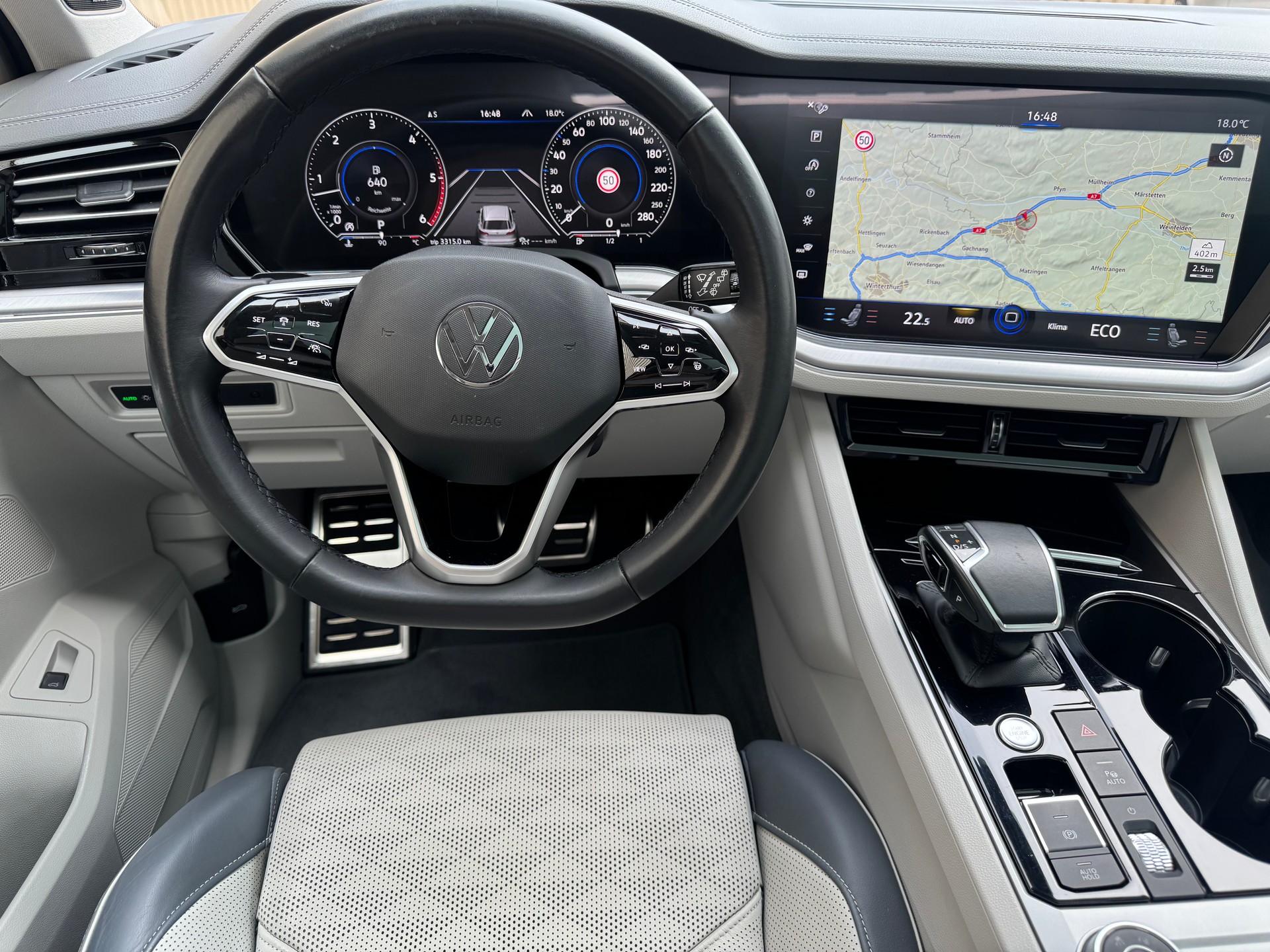 VW Touareg 4.0 V8 TDI R-Line Tiptronic*Standheizung*AHK*Sitze v. mit Belüftung und Massagefunktion*-image-9