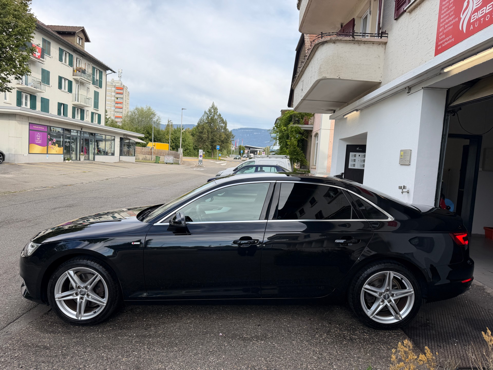 AUDI A4 Limousine 2.0 TDI S-Line-image-2