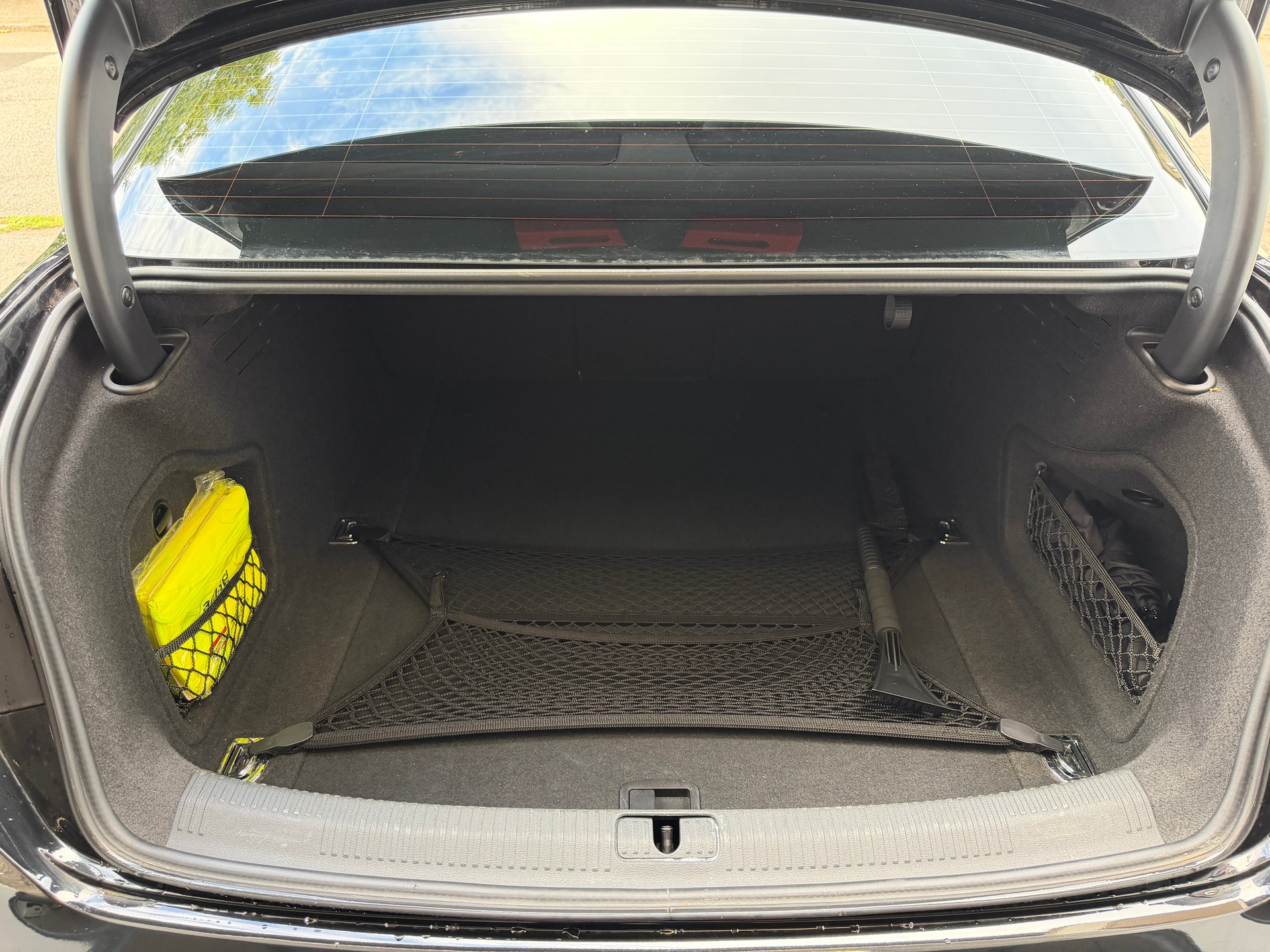 AUDI A4 Limousine 2.0 TDI S-Line-image-17
