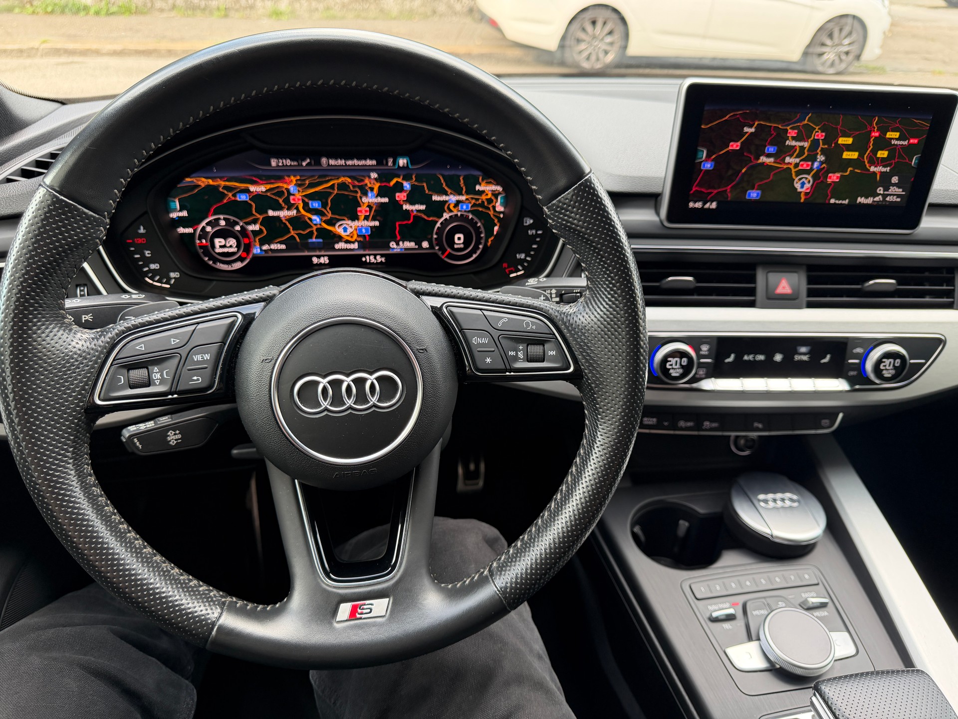 AUDI A4 Limousine 2.0 TDI S-Line-image-13