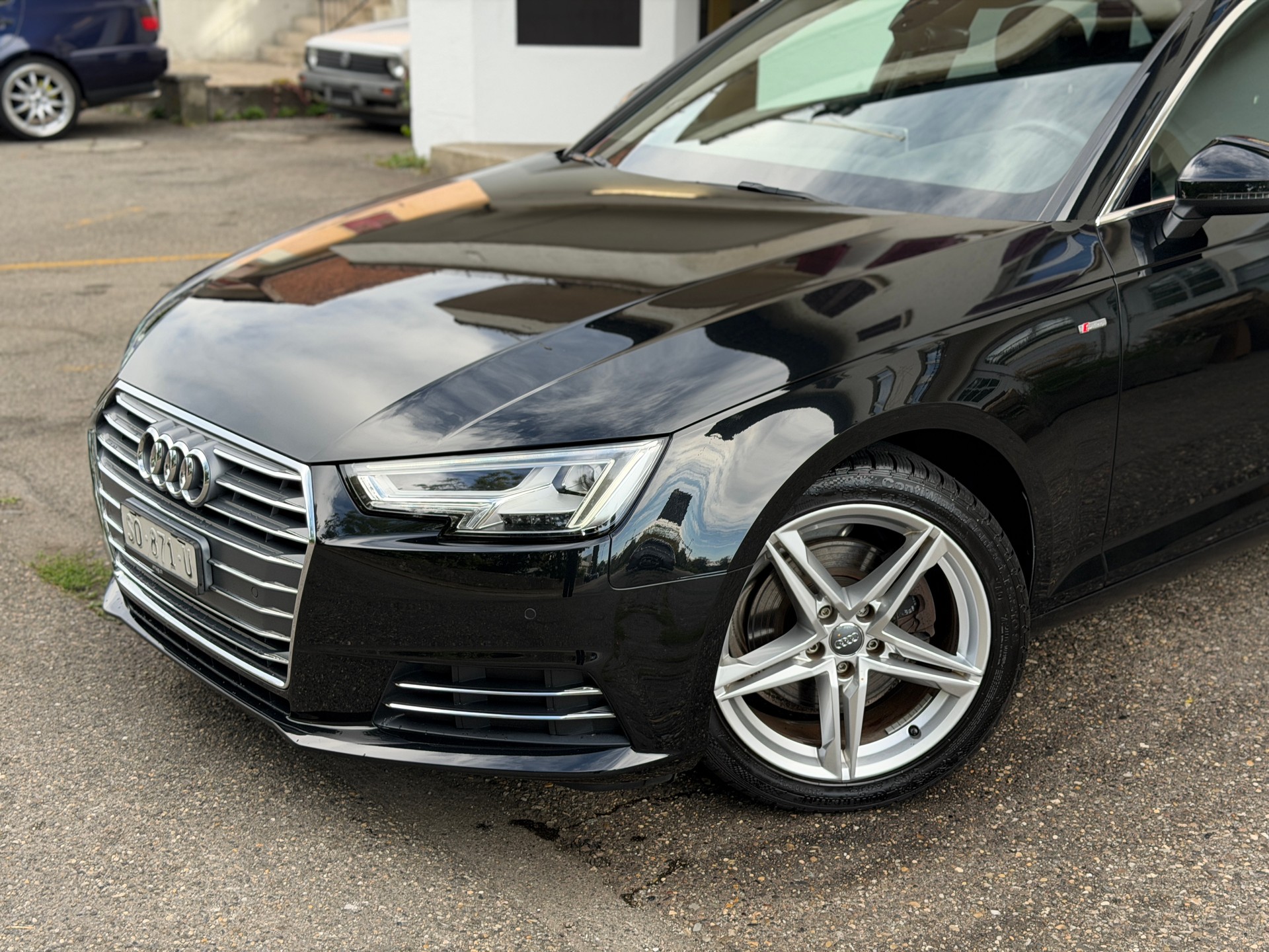 AUDI A4 Limousine 2.0 TDI S-Line-image-1