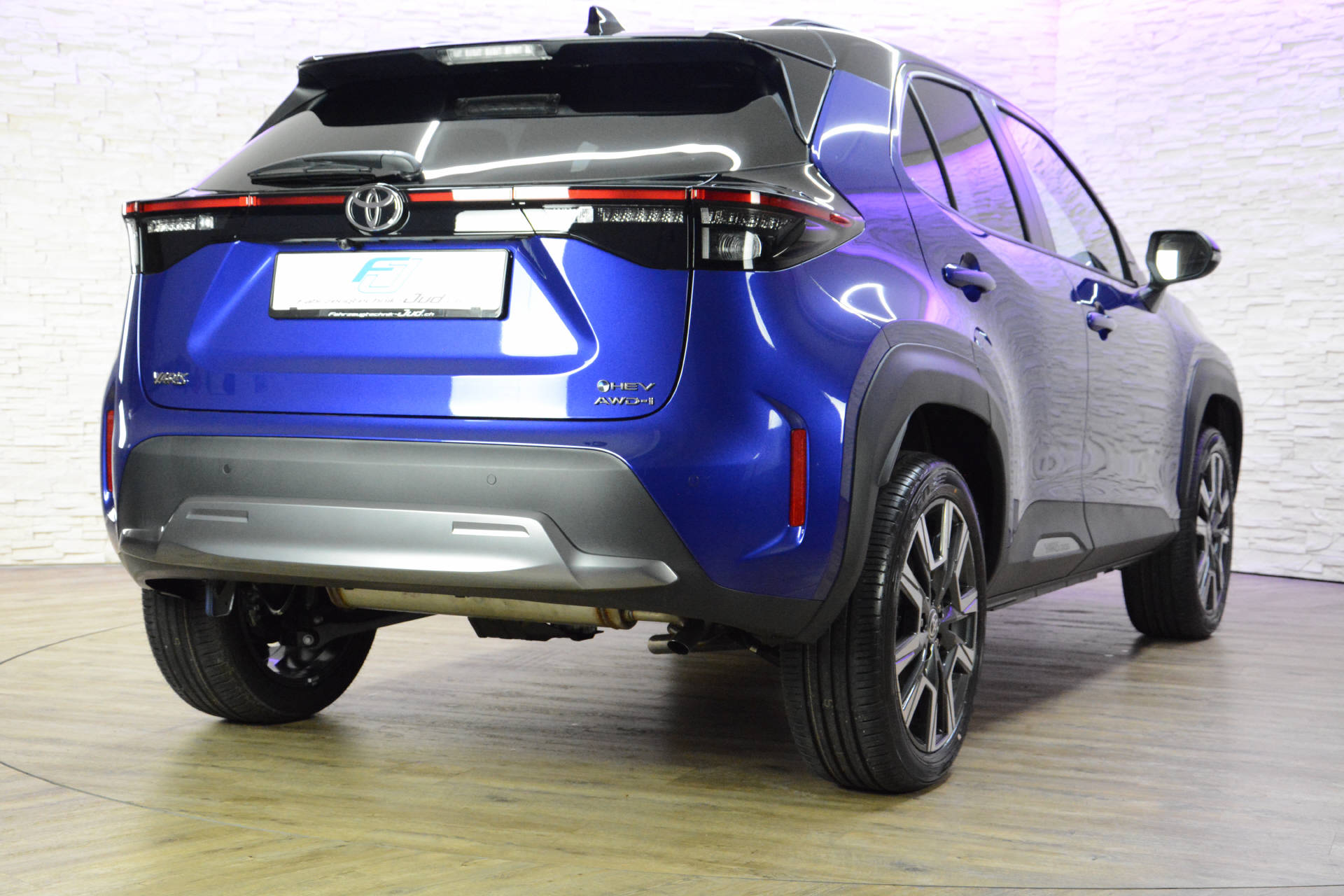 TOYOTA Yaris Cross 1.5 VVT-i HSD Premium AWD-i-image-4