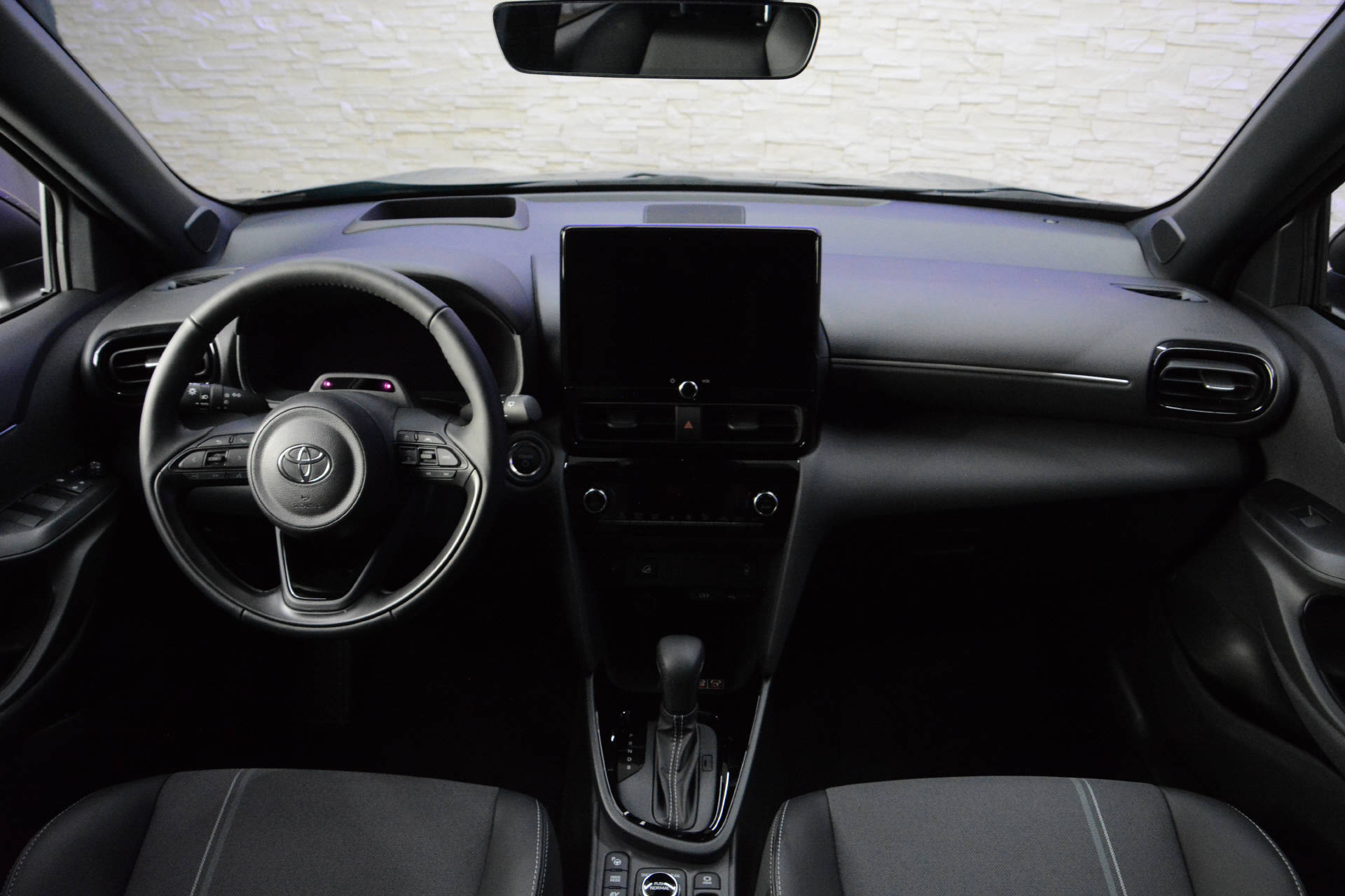 TOYOTA Yaris Cross 1.5 VVT-i HSD Premium AWD-i-image-11