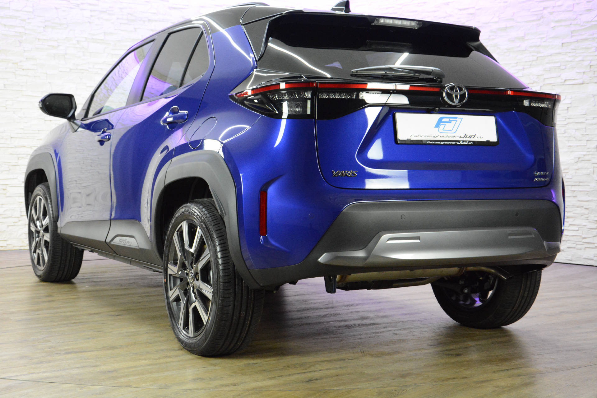 TOYOTA Yaris Cross 1.5 VVT-i HSD Premium AWD-i-image-5
