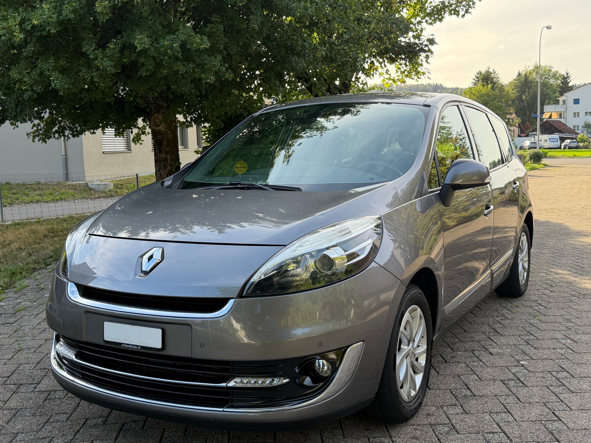 RENAULT Grand Scénic 1.5 dCi Dynamique-image-0