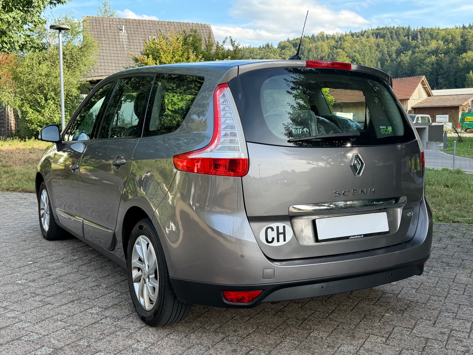 RENAULT Grand Scénic 1.5 dCi Dynamique-image-3